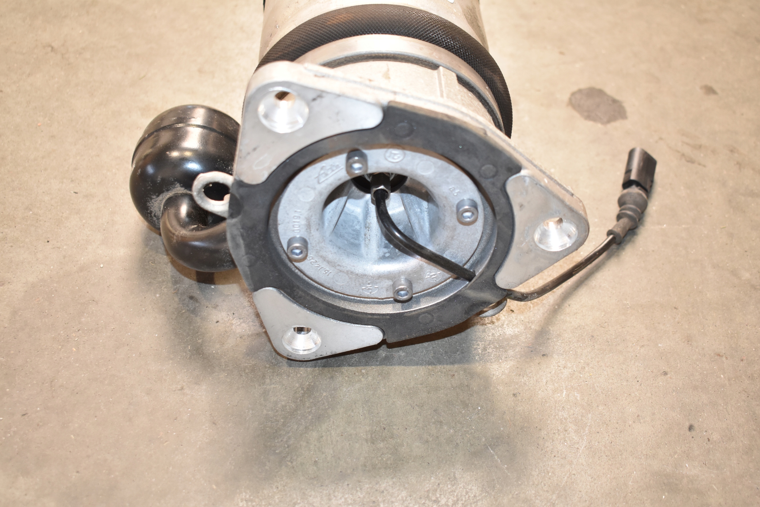 IDEALNY shock absorber rear part rear left BENTLEY FLYING SPUR 15R. 1