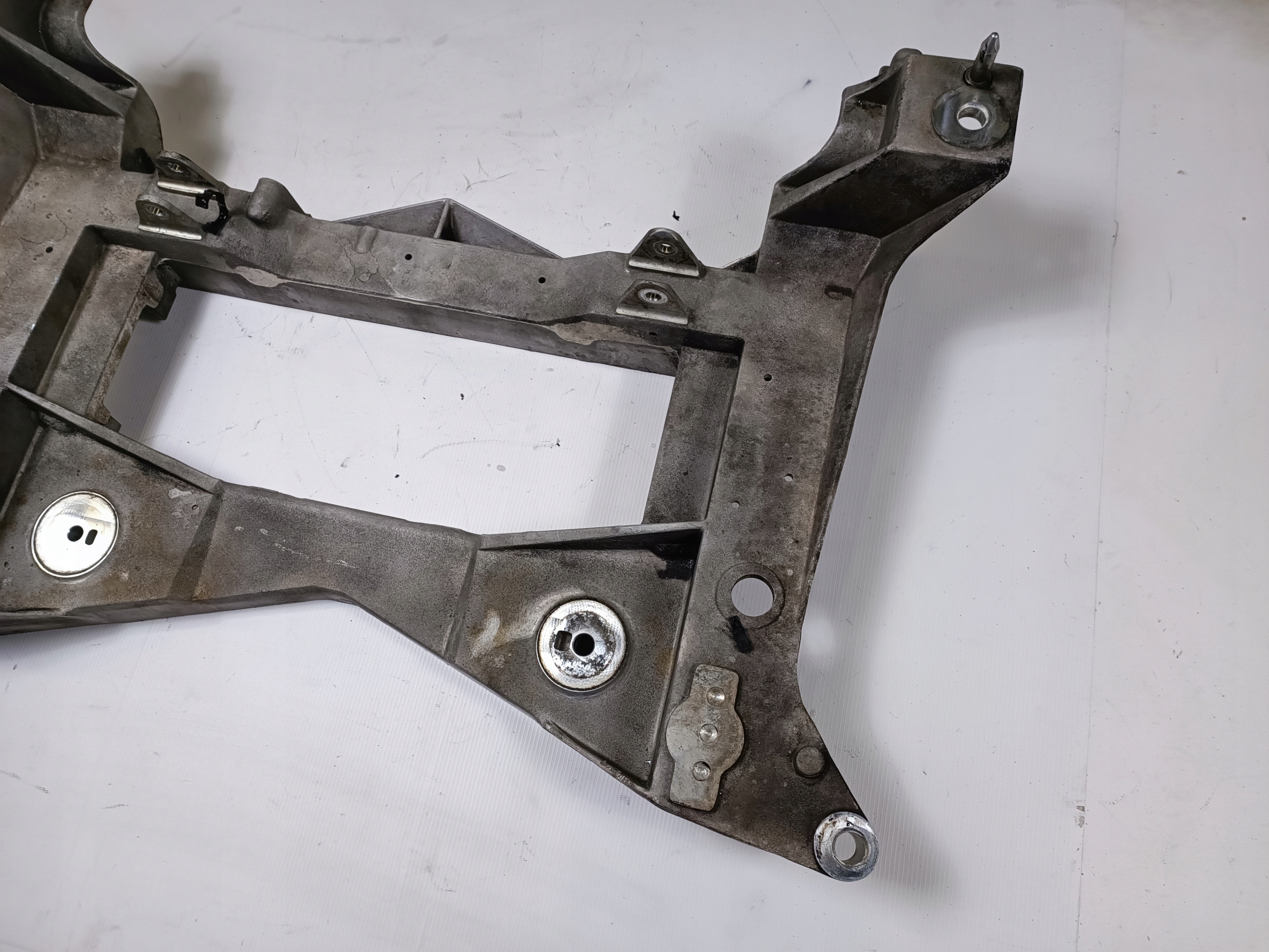 axle beam subframe sider front Chevrolet Corvette C5