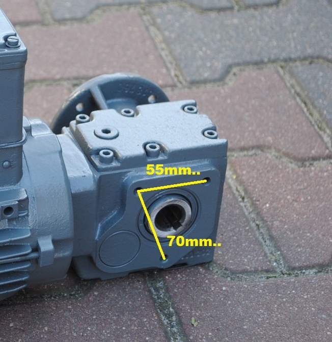 Motoreduktor kątowy 0.18kw. 28obr/min JEDNOFAZOWY Marka inny