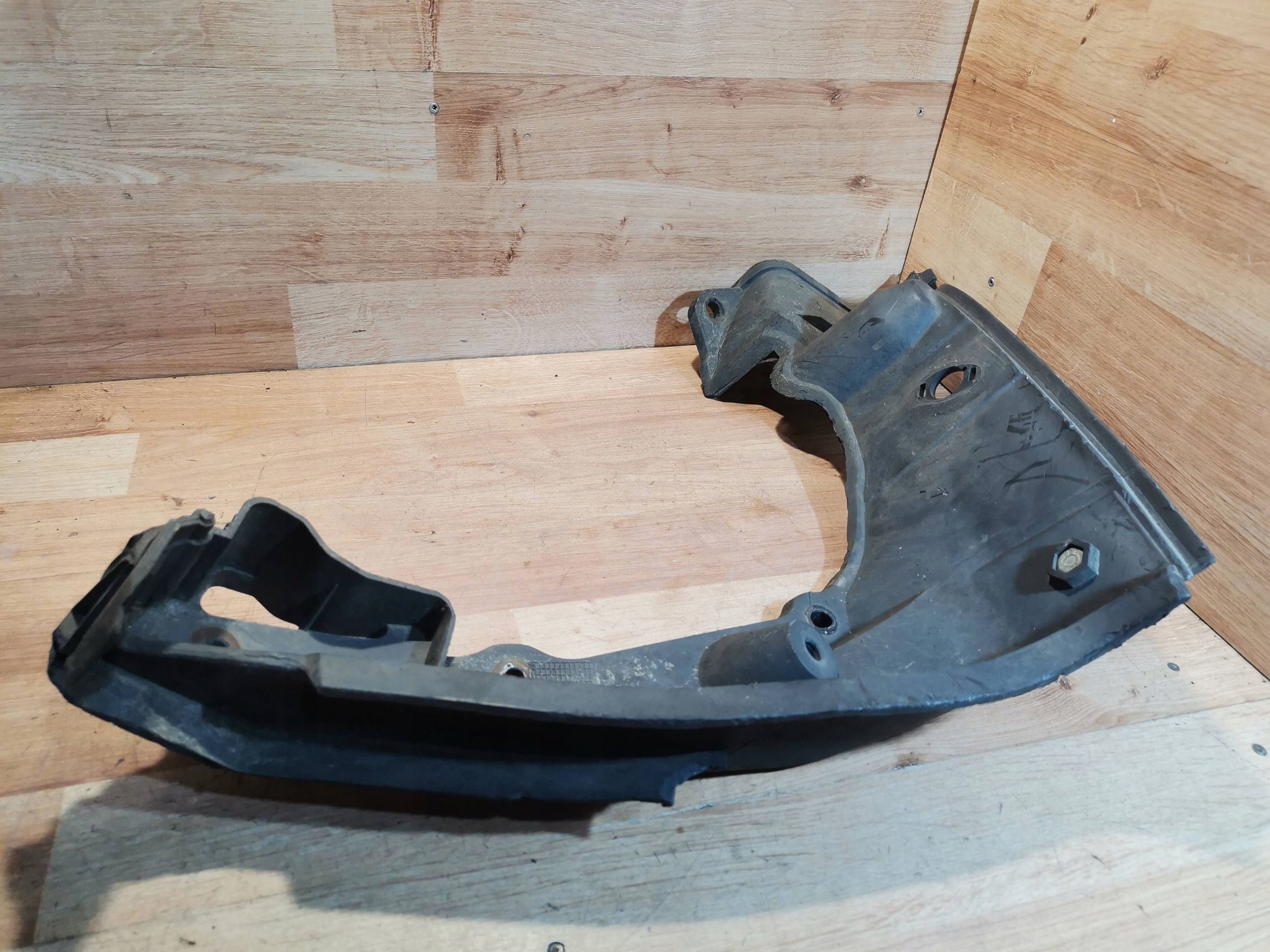 Inna díl komory MOTORU kryt levá BMW X5 E53 8408769