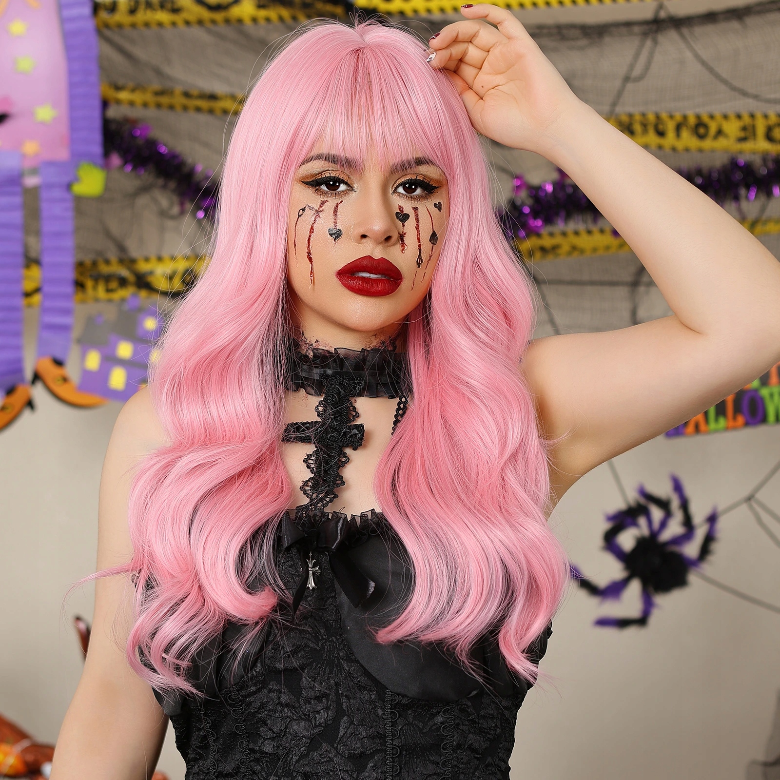 Romantická pastelově růžová vlnitá paruka Rose s ofinou