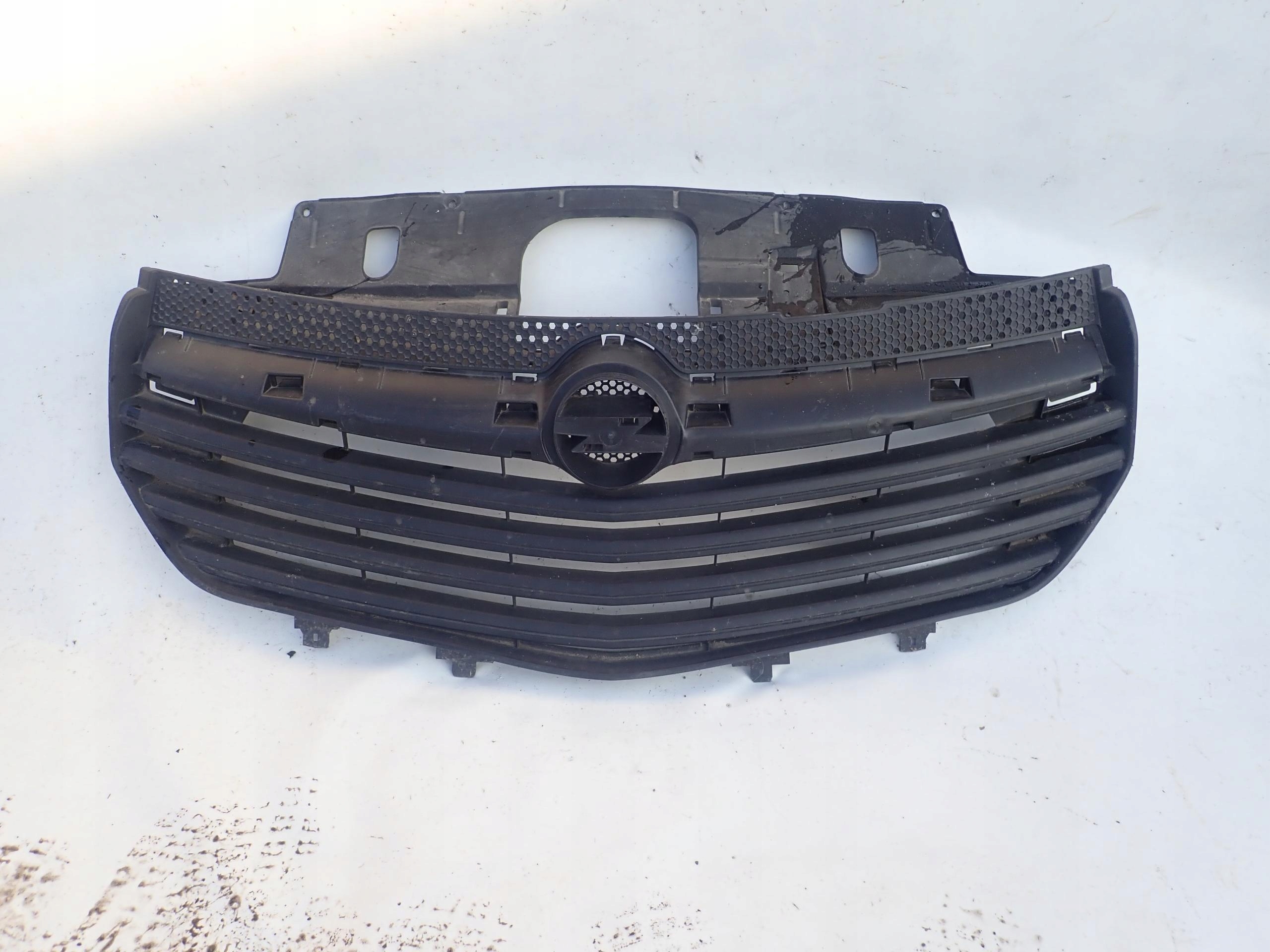 opel Vivaro II 14-> решетка радиатора