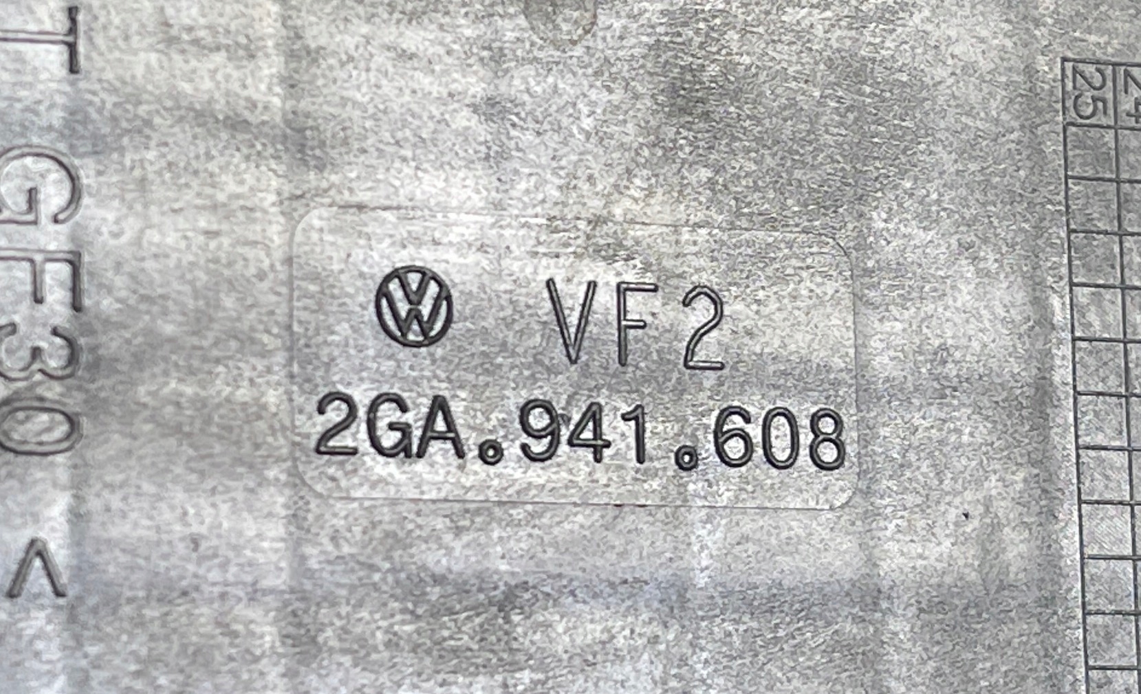 VW T-ROC cap lights right front 2GA941608