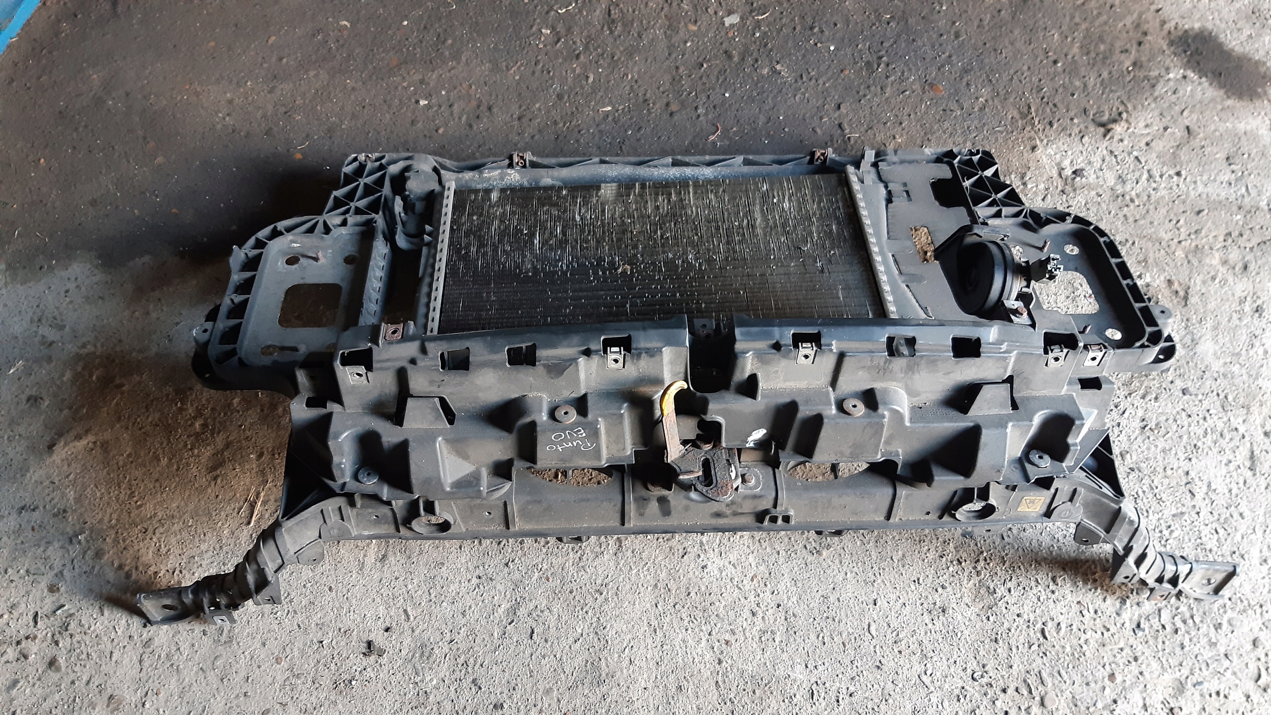 support panel for radiators pillar iron 50520117 Punto EVO