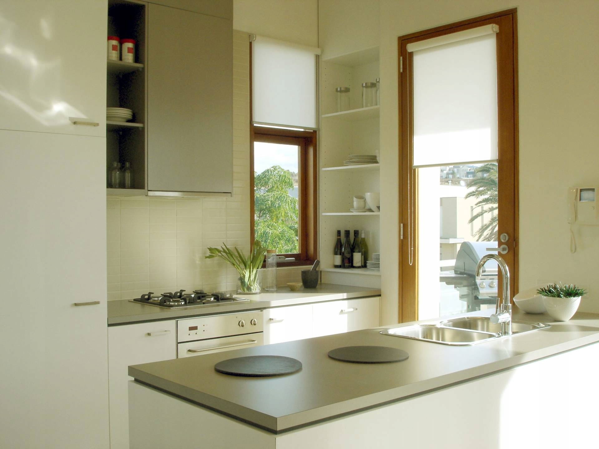 Roleta Naścienna Wolnowisząca Zaciemniająca Termo Kod producenta ROLETA NAŚCIENNA ROLTOM