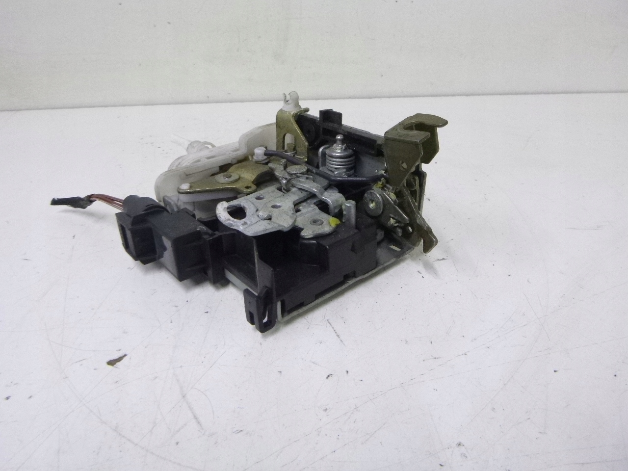 lock door front right Audi A4 B5 98r.