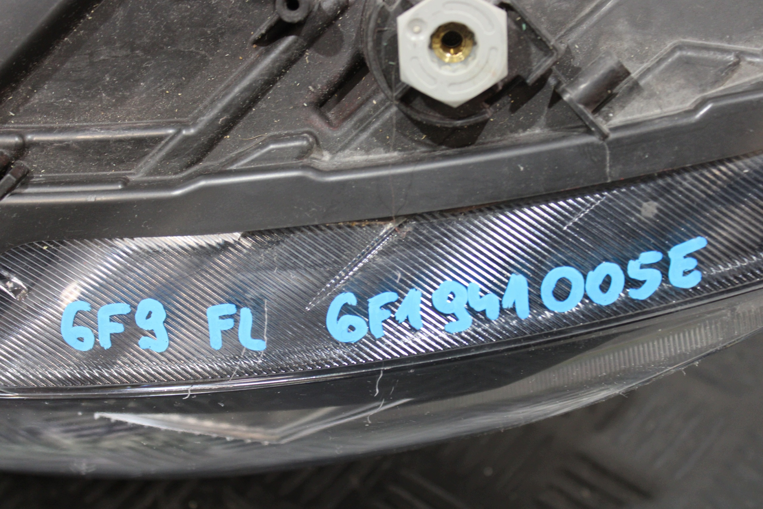 feu gauche avant 6F1941005E SEAT ARONA LIFT FL 6F9