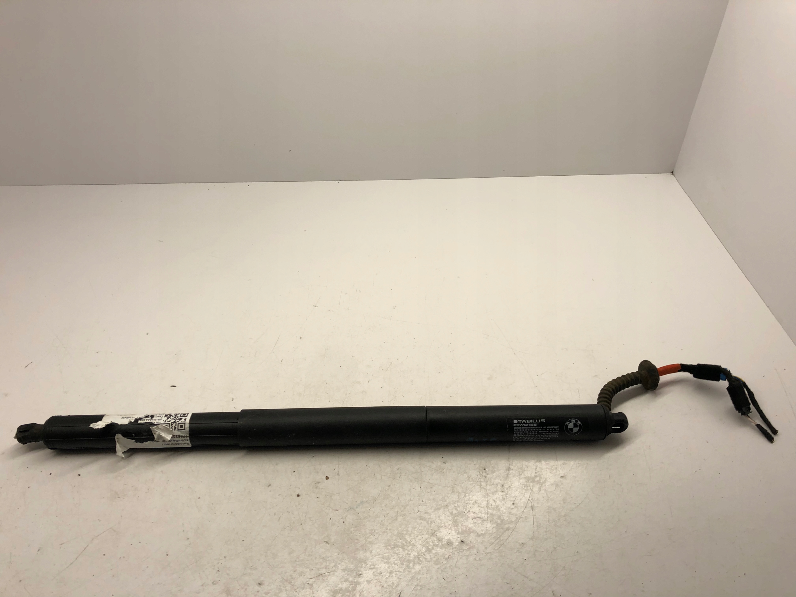 BMW X1 F48 damper bonnet boot 7481807