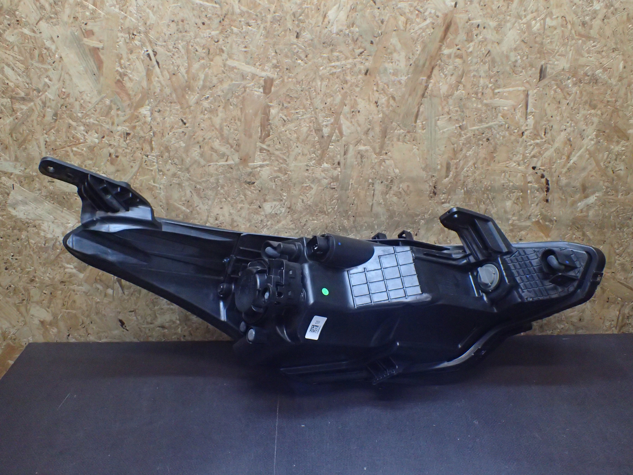LIGHT FRONT LEFT HYUNDAI I20 14- 92101 C8000