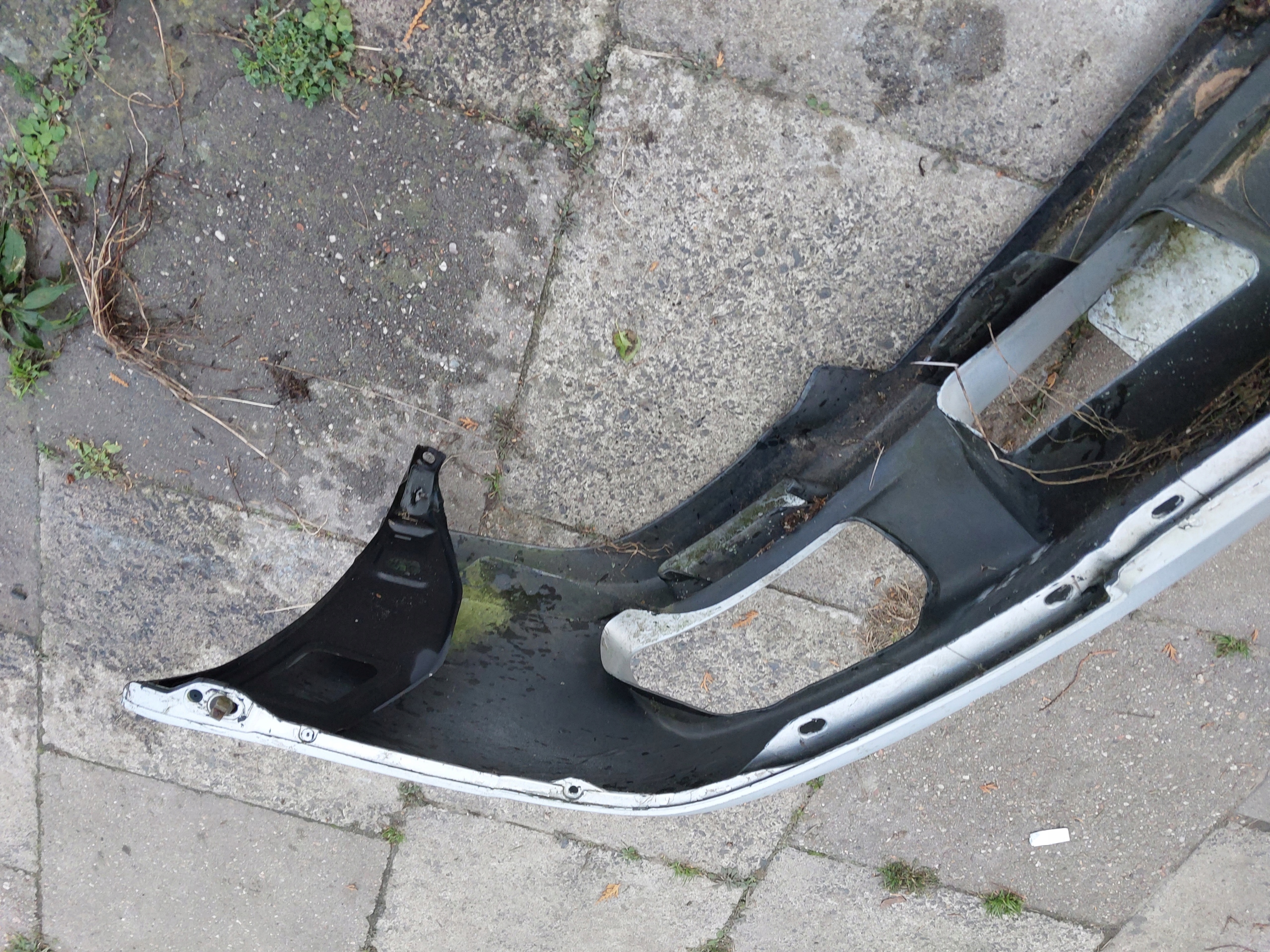 Subaru Legacy 1995 1997 1999 ZDERZAK PRZÓD Producent inny