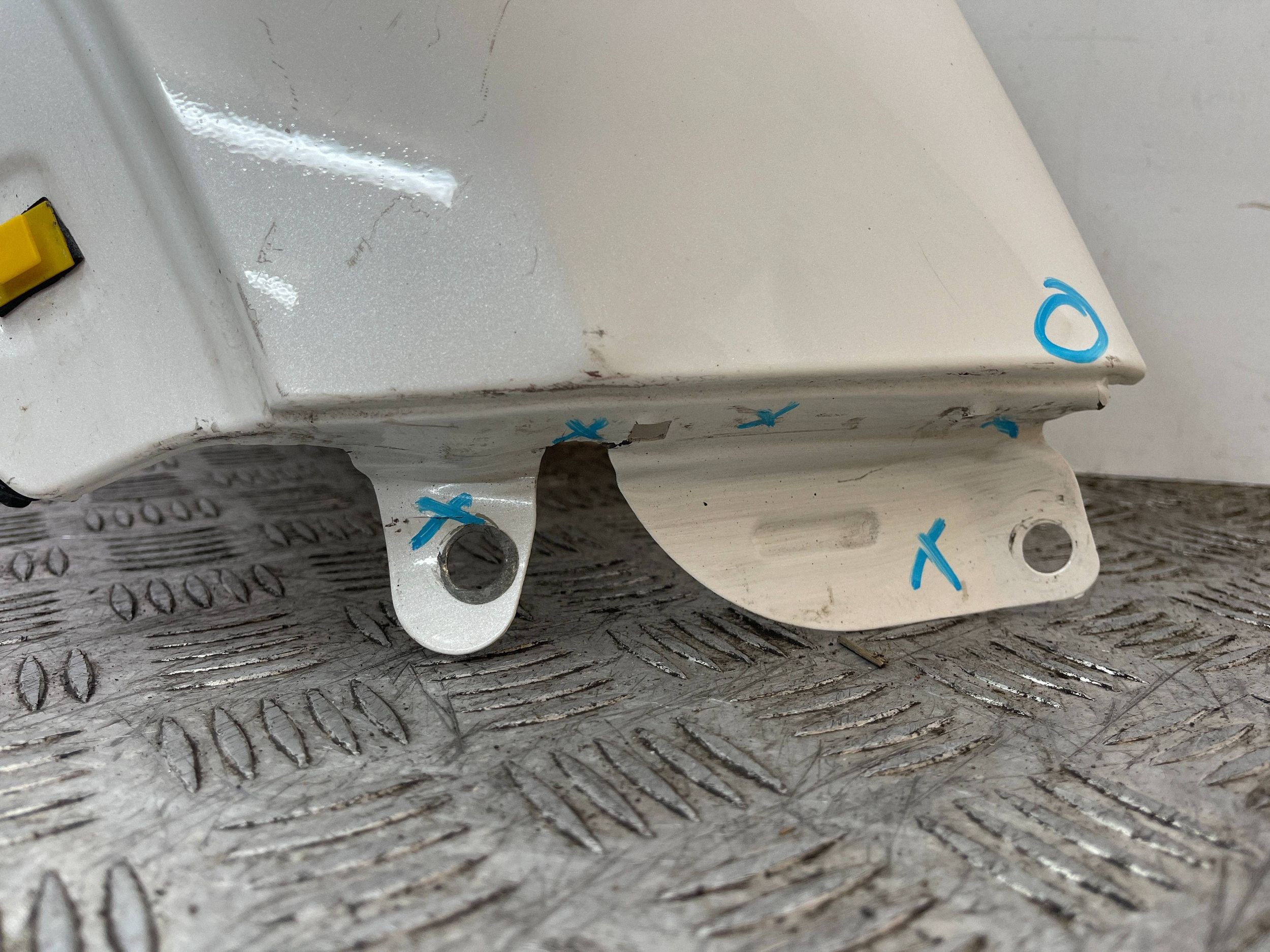 fender front front right right KIA NIRO 16