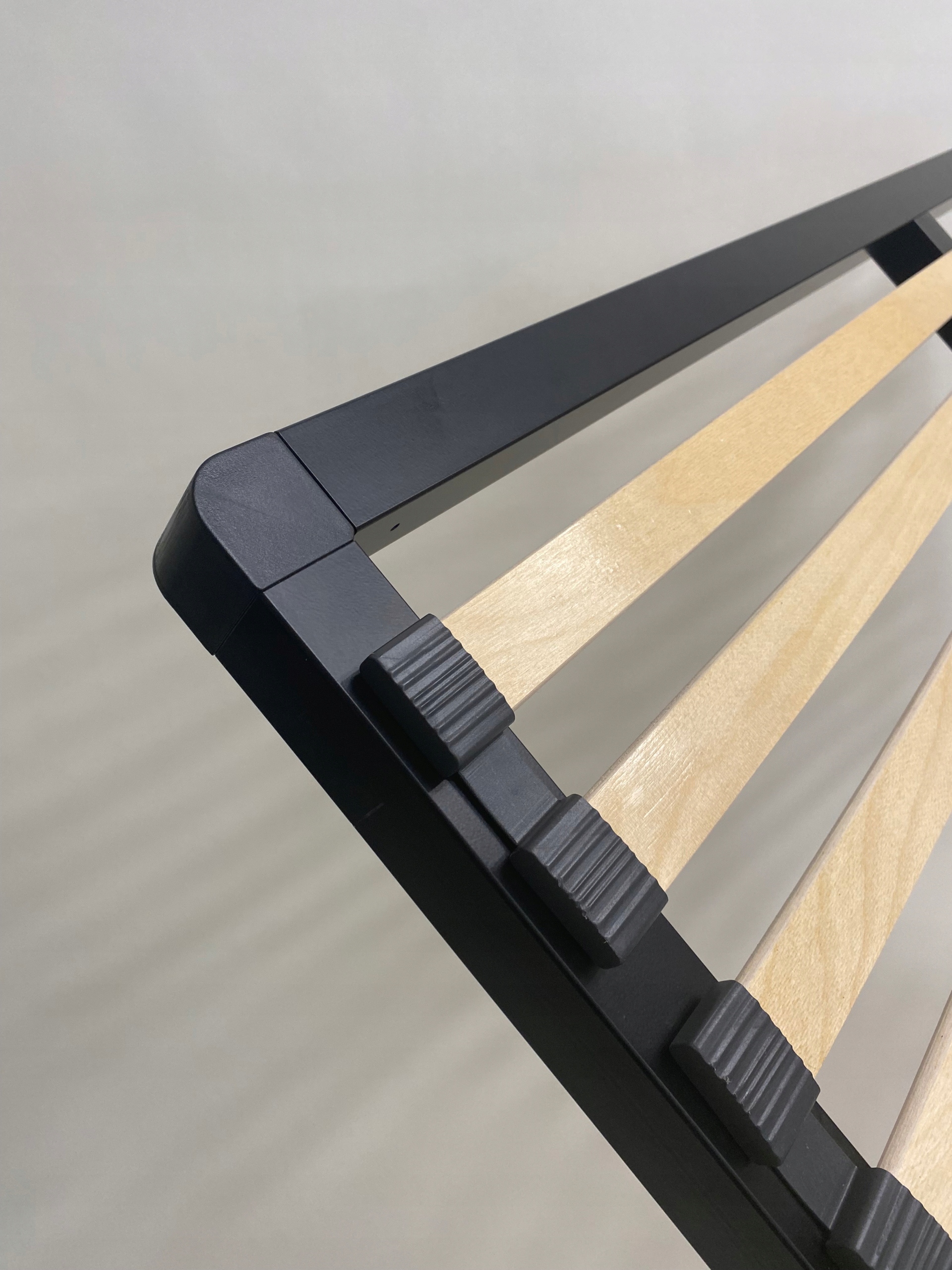 STELAŻ PODNOSZONY METALOWY RAMA DO ŁÓŻKA 140X200 PODNOŚNIK GAZOWY 56 LISTEW Marka Style Form