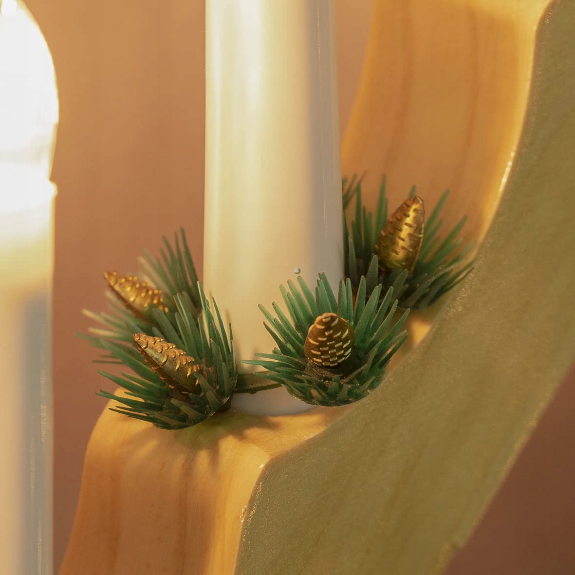 DREWNIANY ŚWIECZNIK ADWENTOWY ŚWIECE 7 LED LAMPKI ADWENT DO OKNA ŚWIĄTECZNY Materiał drewno