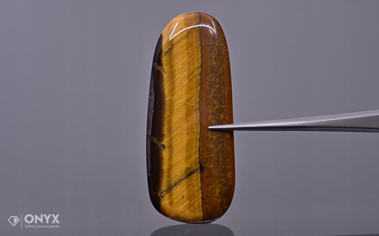 Tygří oko nízký kabošon nepravidelný 42,5x17,5 mm