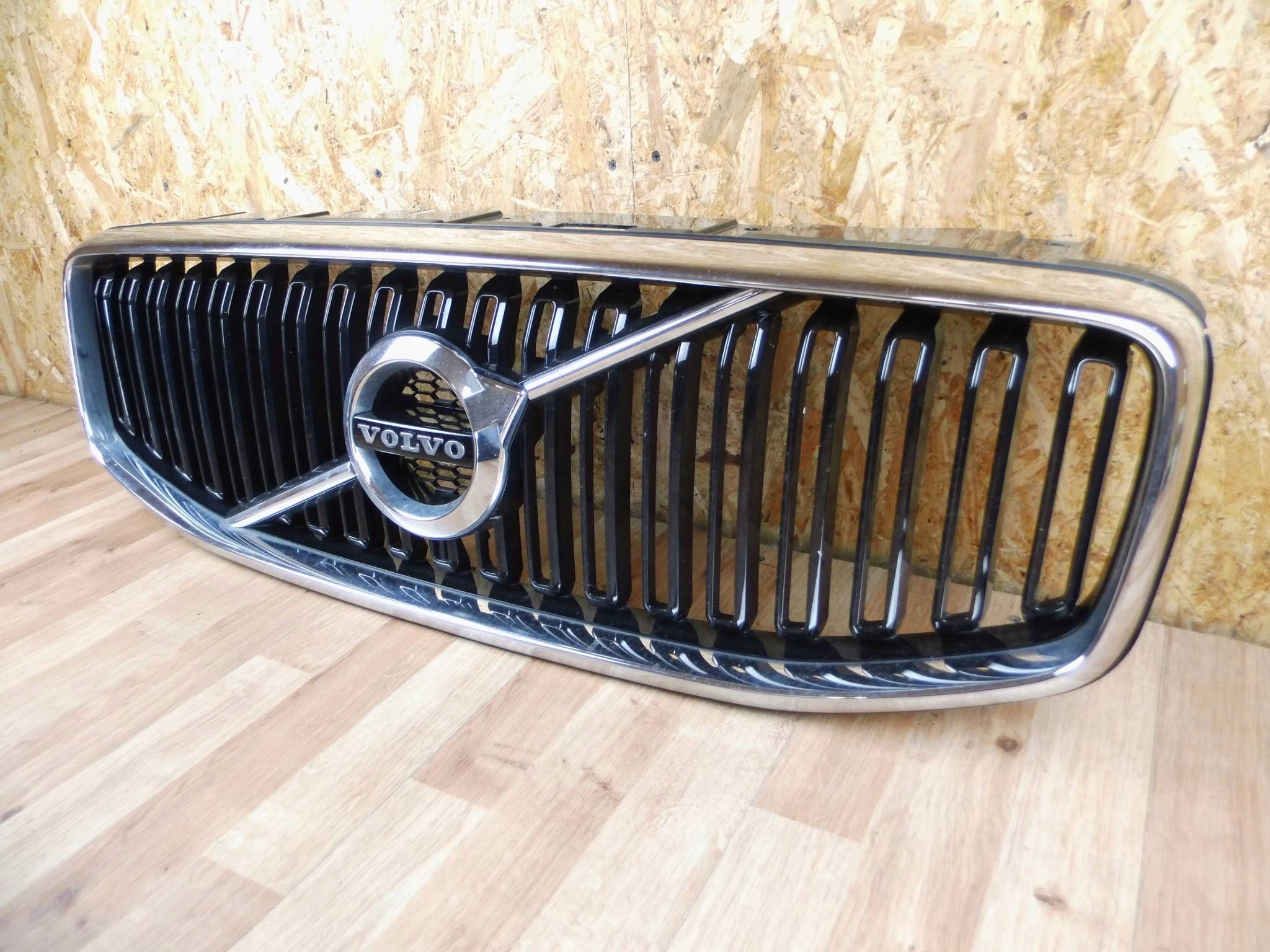 Volvo XC60 2017+ Grille