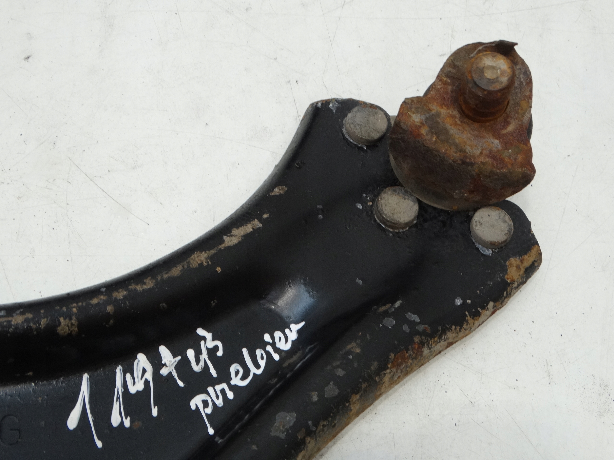 arm lower springing left front PEUGEOT 2008 208 129TYS.KM
