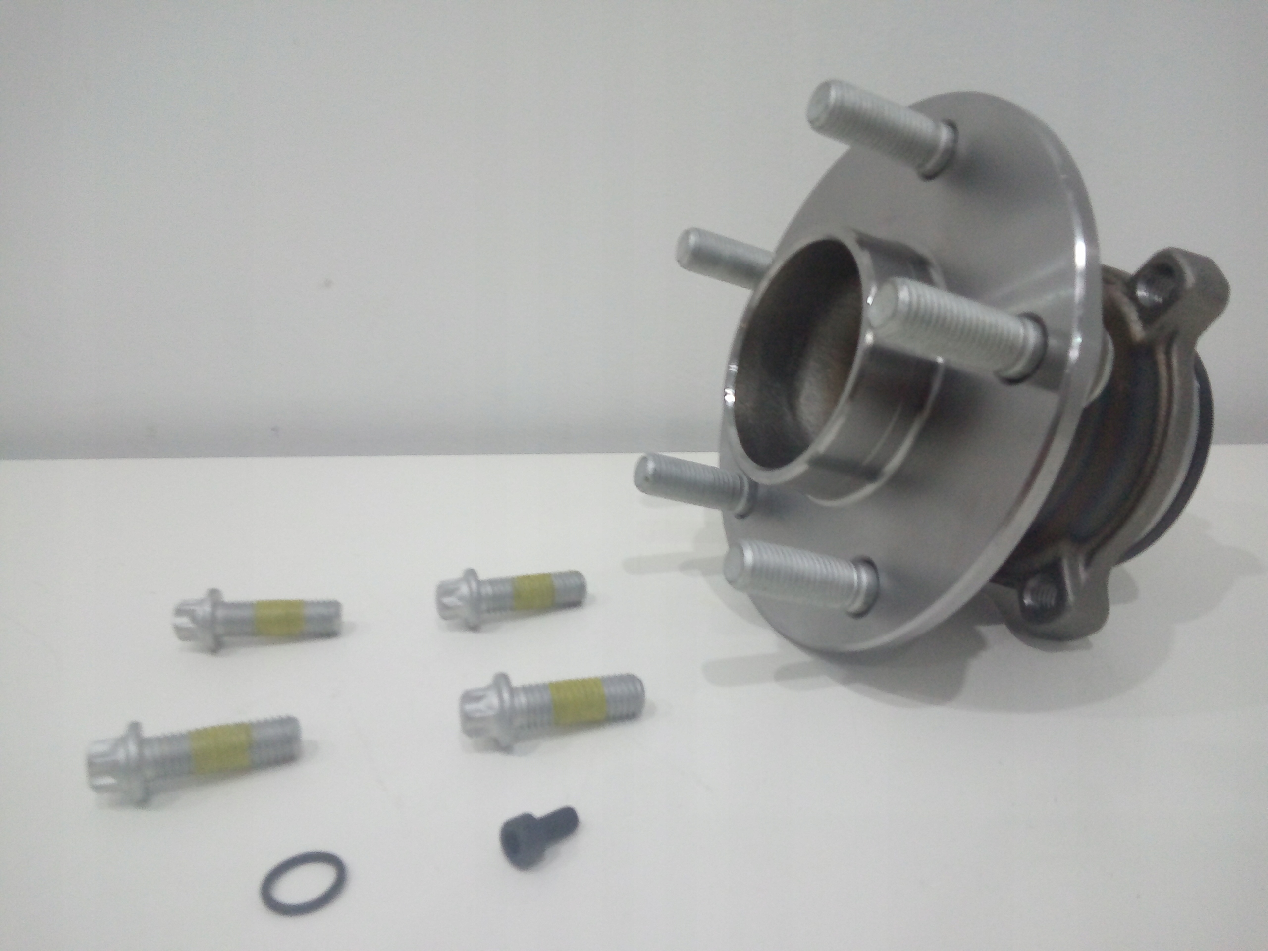 PIASTA lozysko KOLA tyl FORD Focus 2 II mk2 C MAX Installation side rear