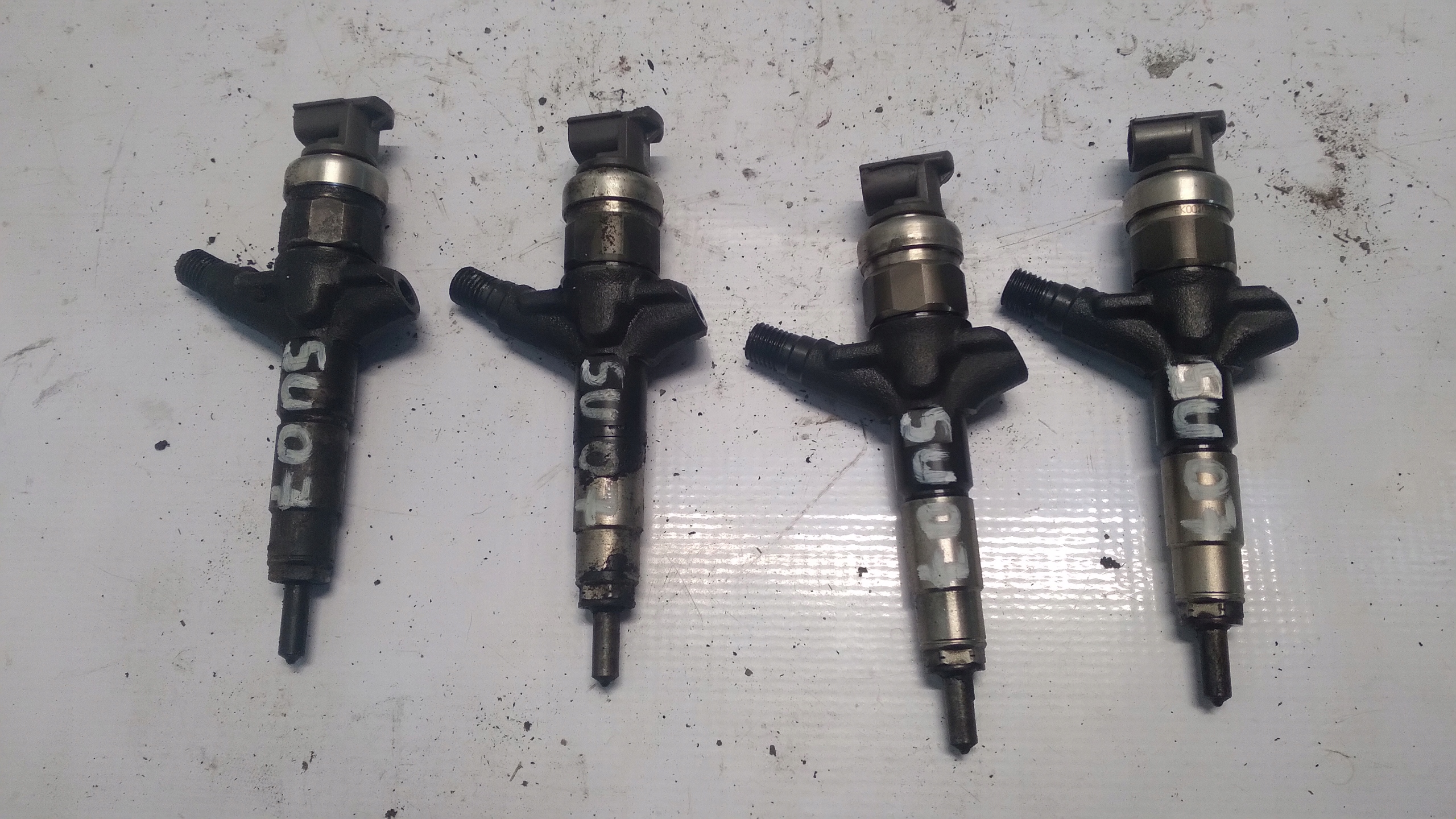 LEGACY IV 2.0 D ИНЖЕКТОР ВПРЫСКА 16613AA020