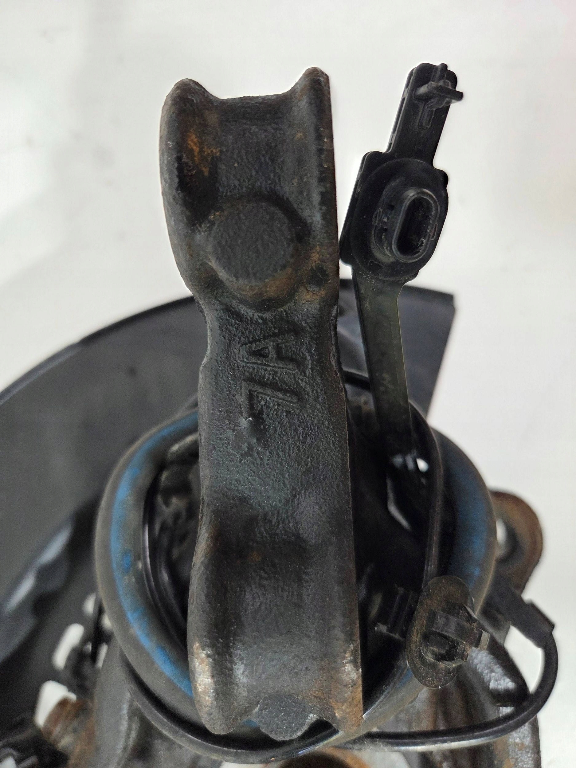 Toyota RAV 4 V (XA50) 2,5H swing front left 7A (Z740)