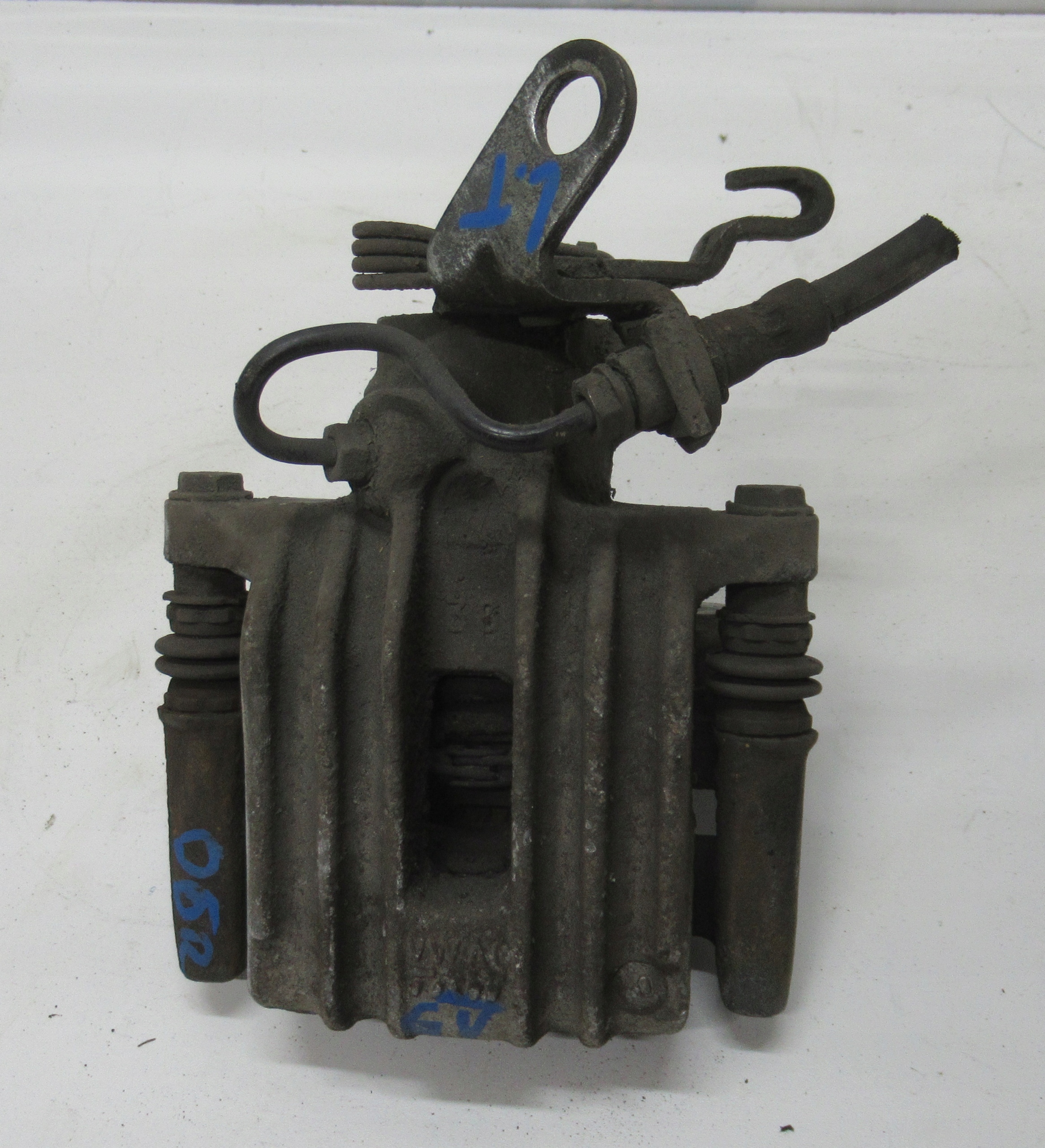 VW GOLF V 05R 1.6 FSI caliper left rear part
