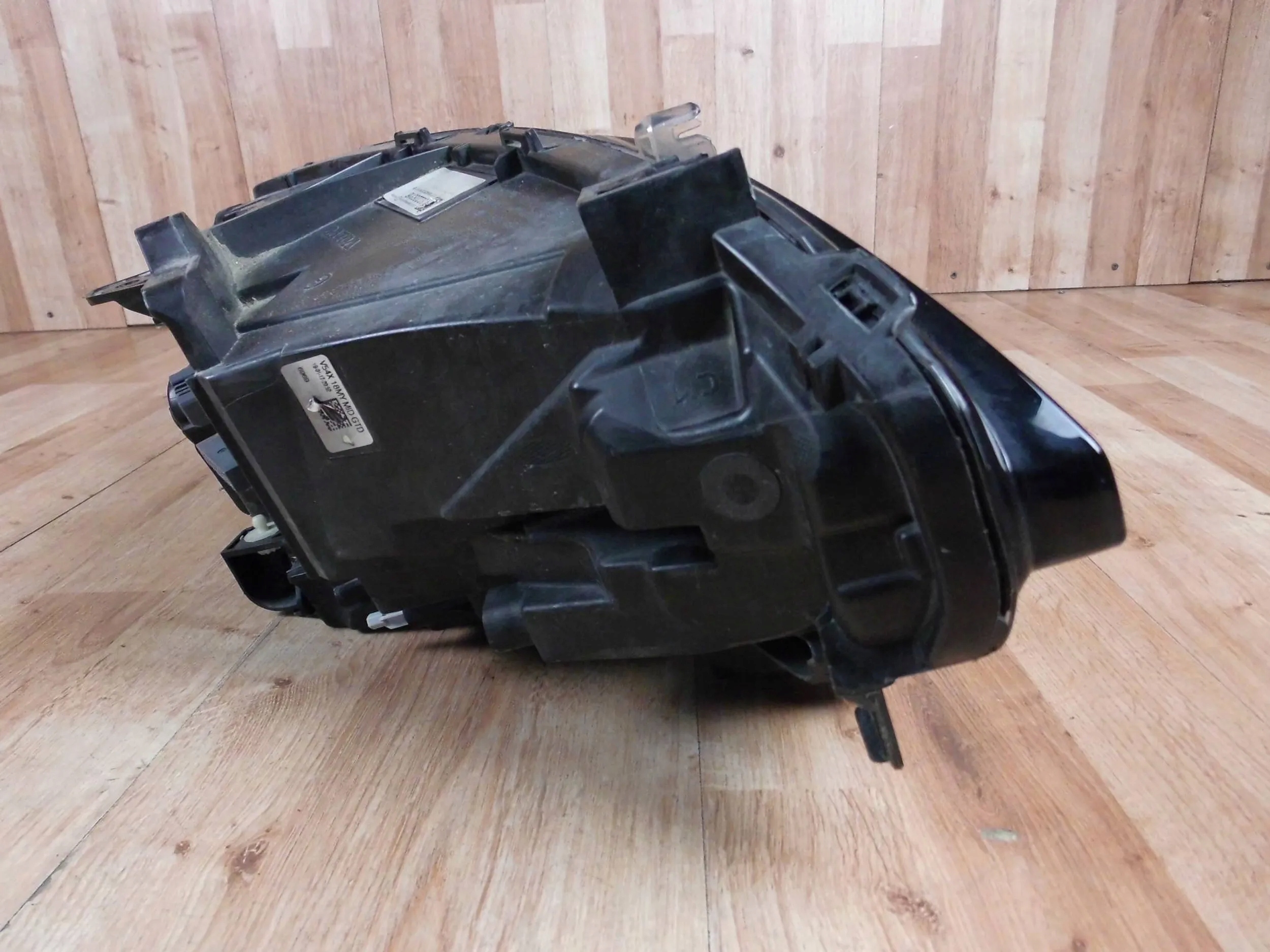 Volvo S90 V90 II 2017+ light left front front