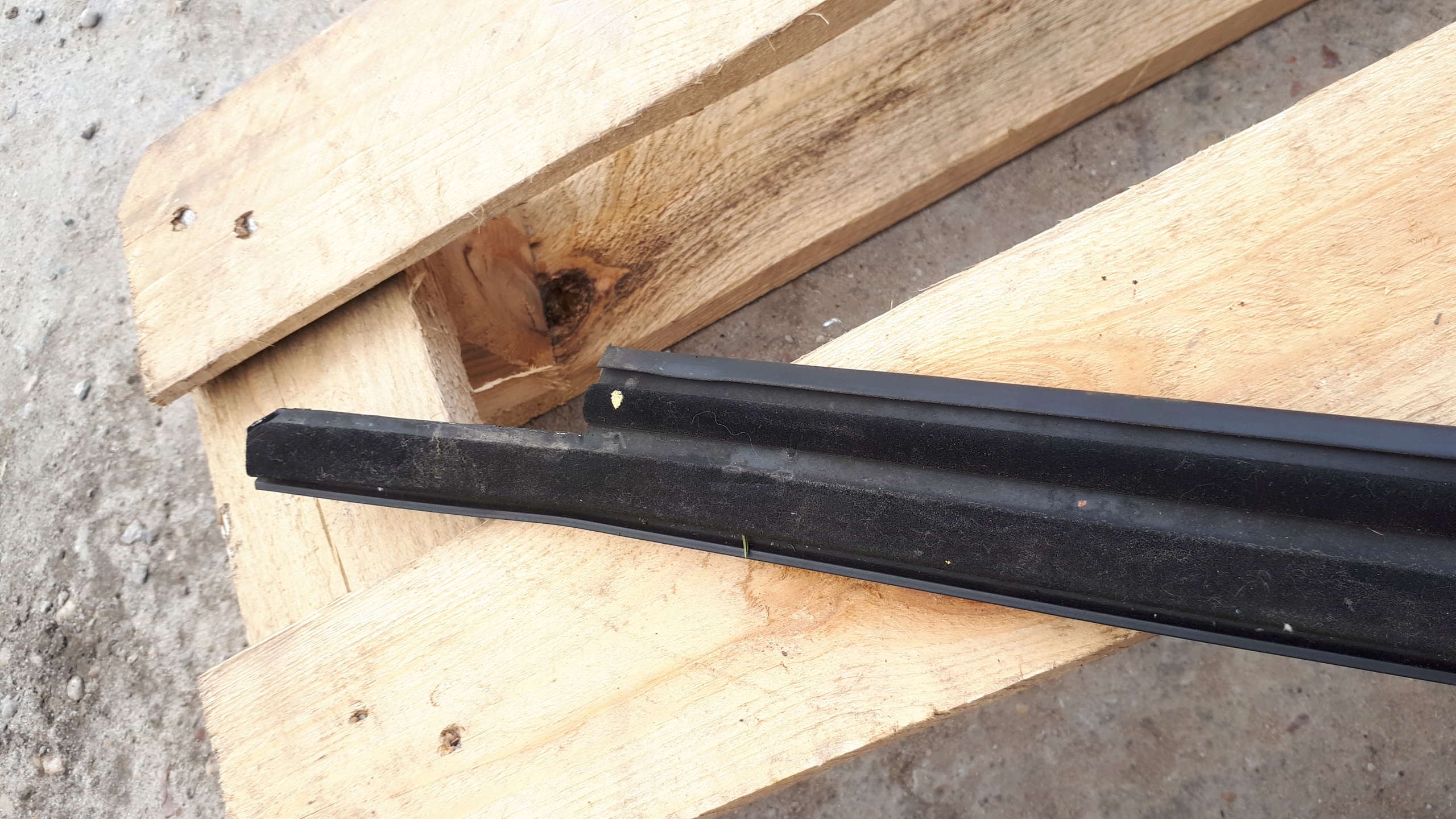 A7 4G S7 moulding dust door left rear part SLINE