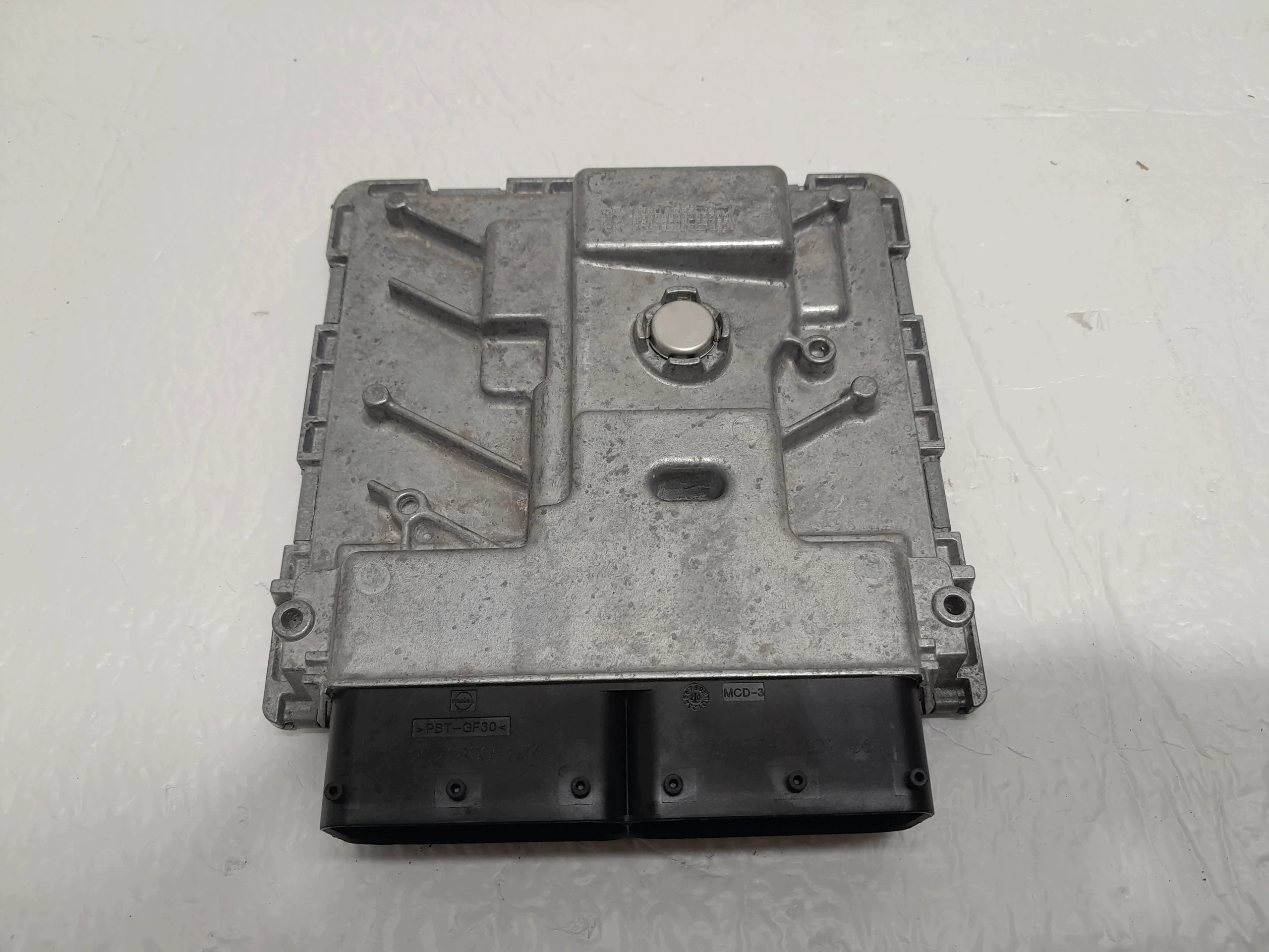 AUDI A4 B9 LIFT control unit computer of the engine 2.0 TFSI 06L907425E