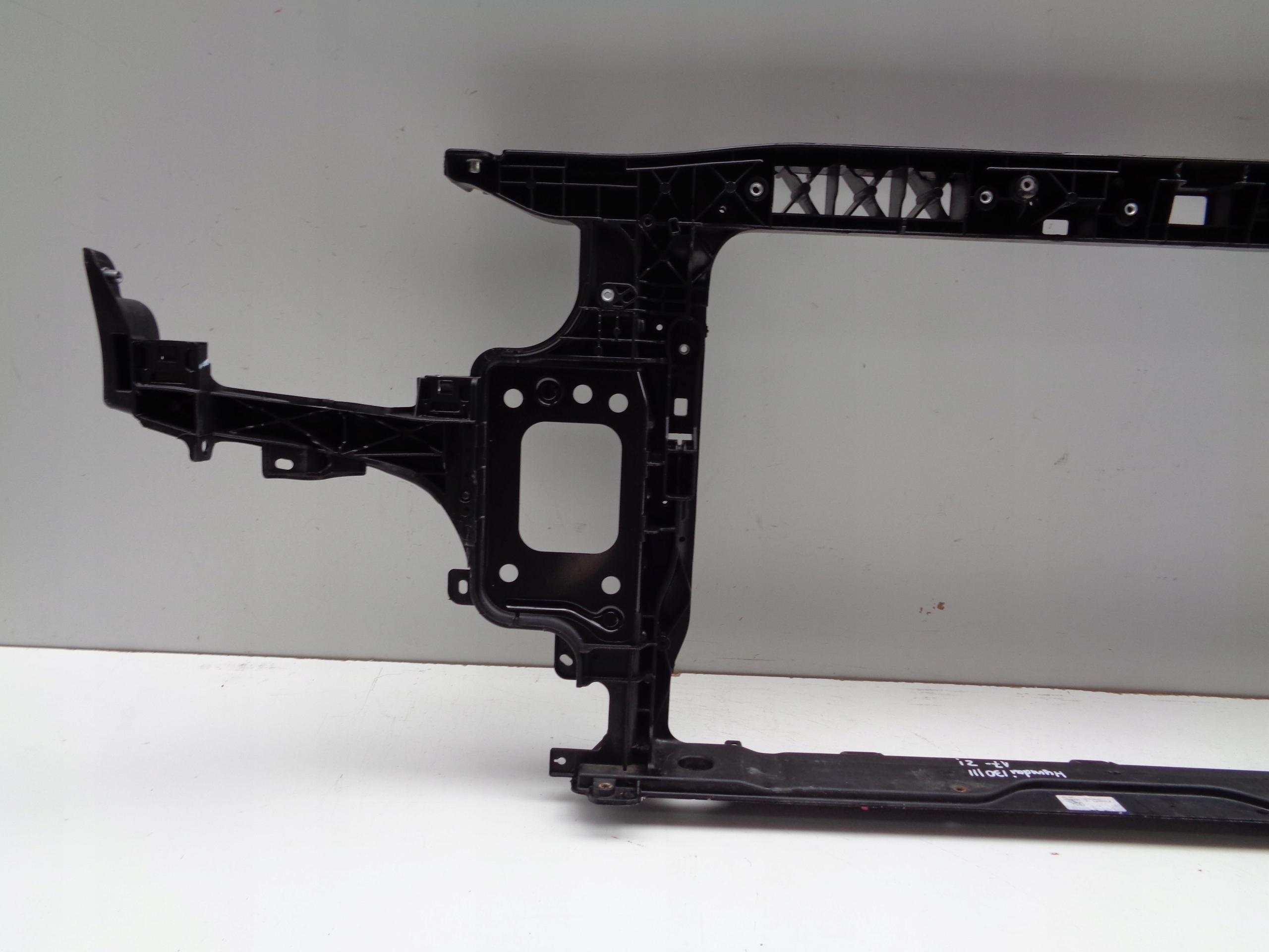 bar, wall front HYUNDAI I30 III 17