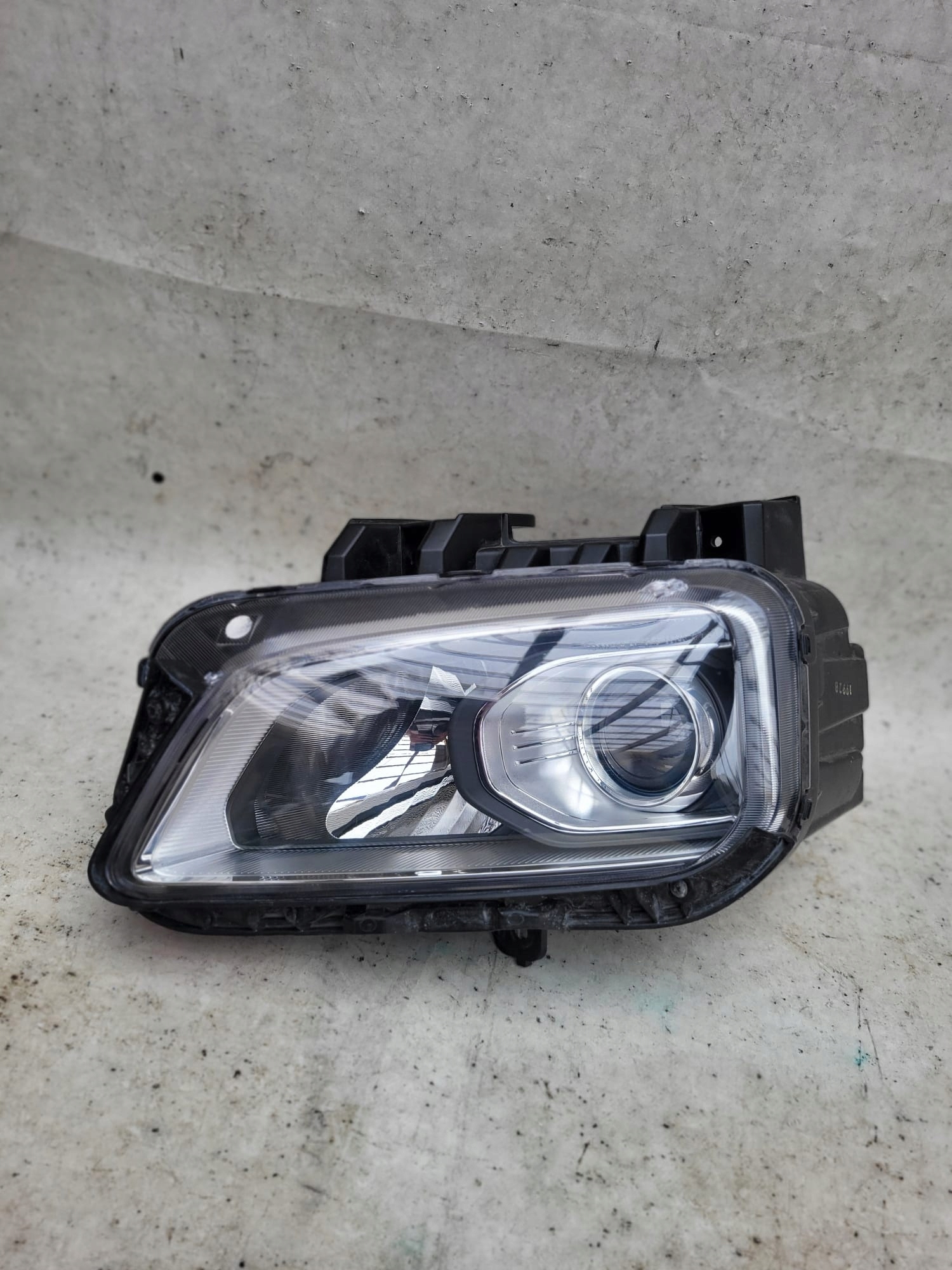 HYUNDAI KONA 17- light left front front lens J9921-21010