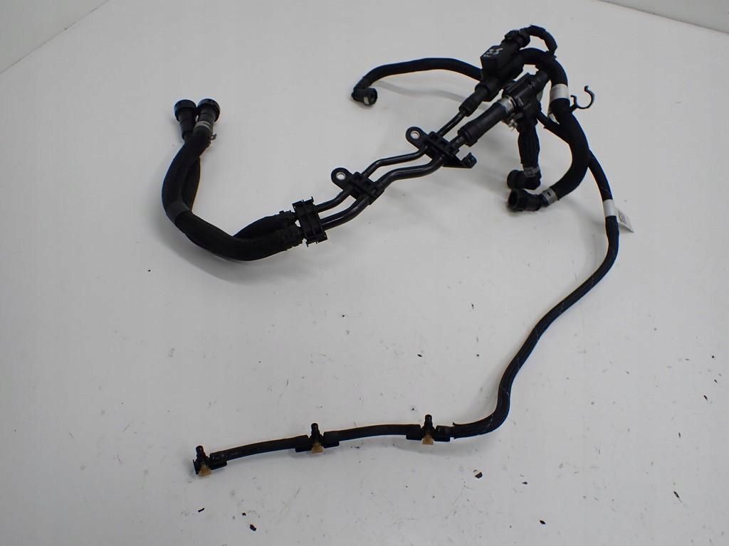 PRZEWÓD RURKA PALIWA WTRYSKÓW PRZELEWY CZUJNIK BMW 1 F40 1.5D 116D B37 20R