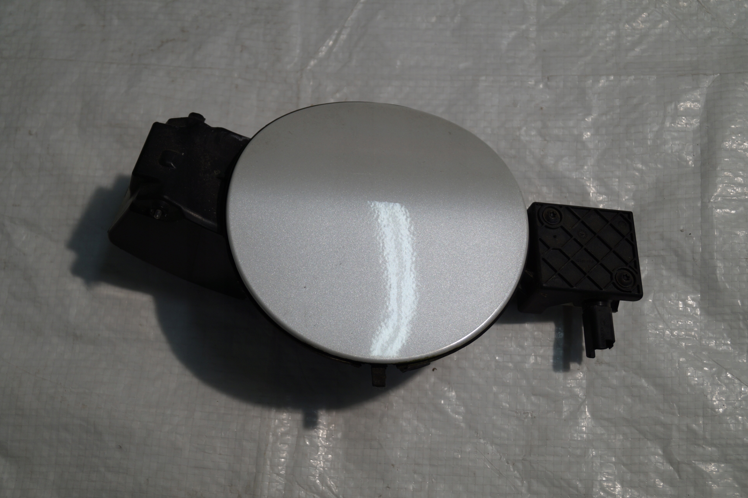 SILOWNIK KLAPKA WLEWA PALIWA CITROEN DS5 KWED