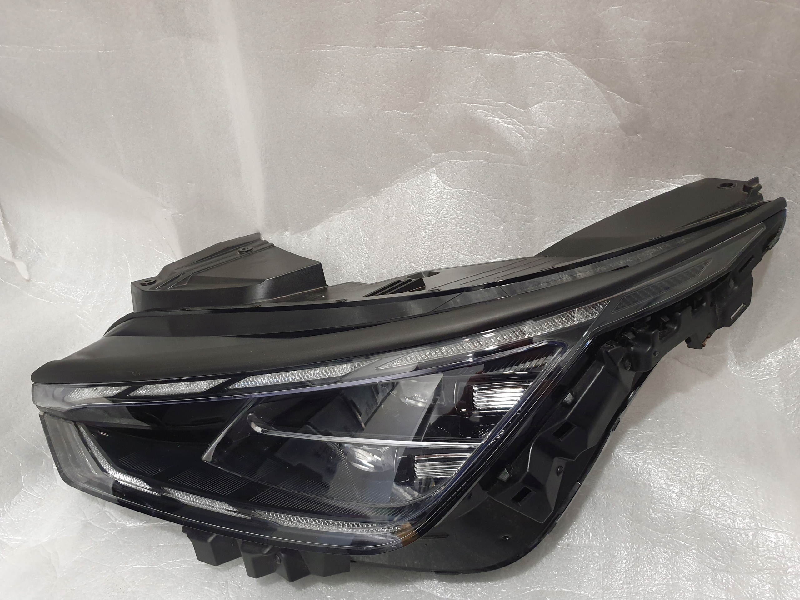 LAMPA PRZEDNIA KIA EV6 FULL LED