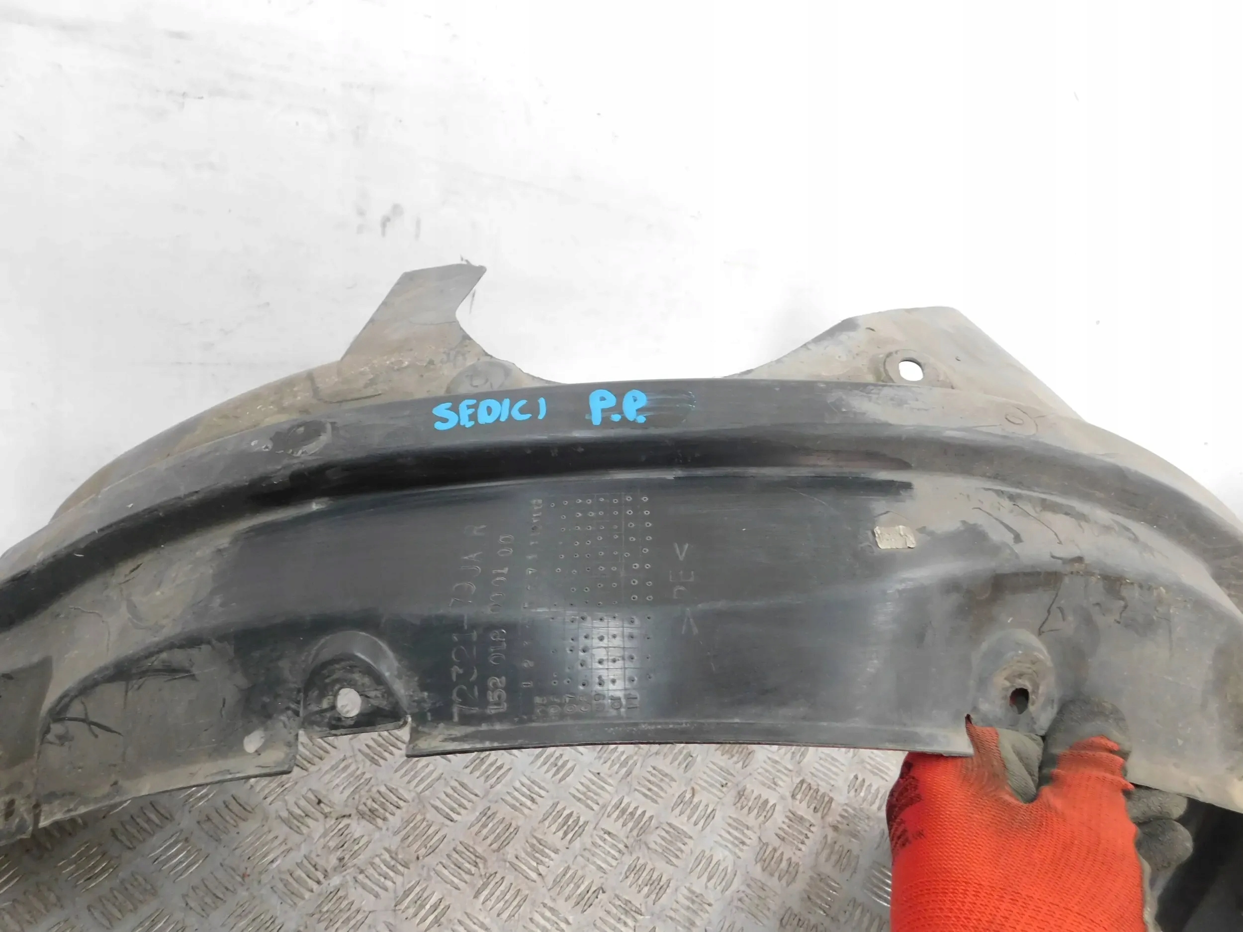 mudguard right front FIAT SEDICI