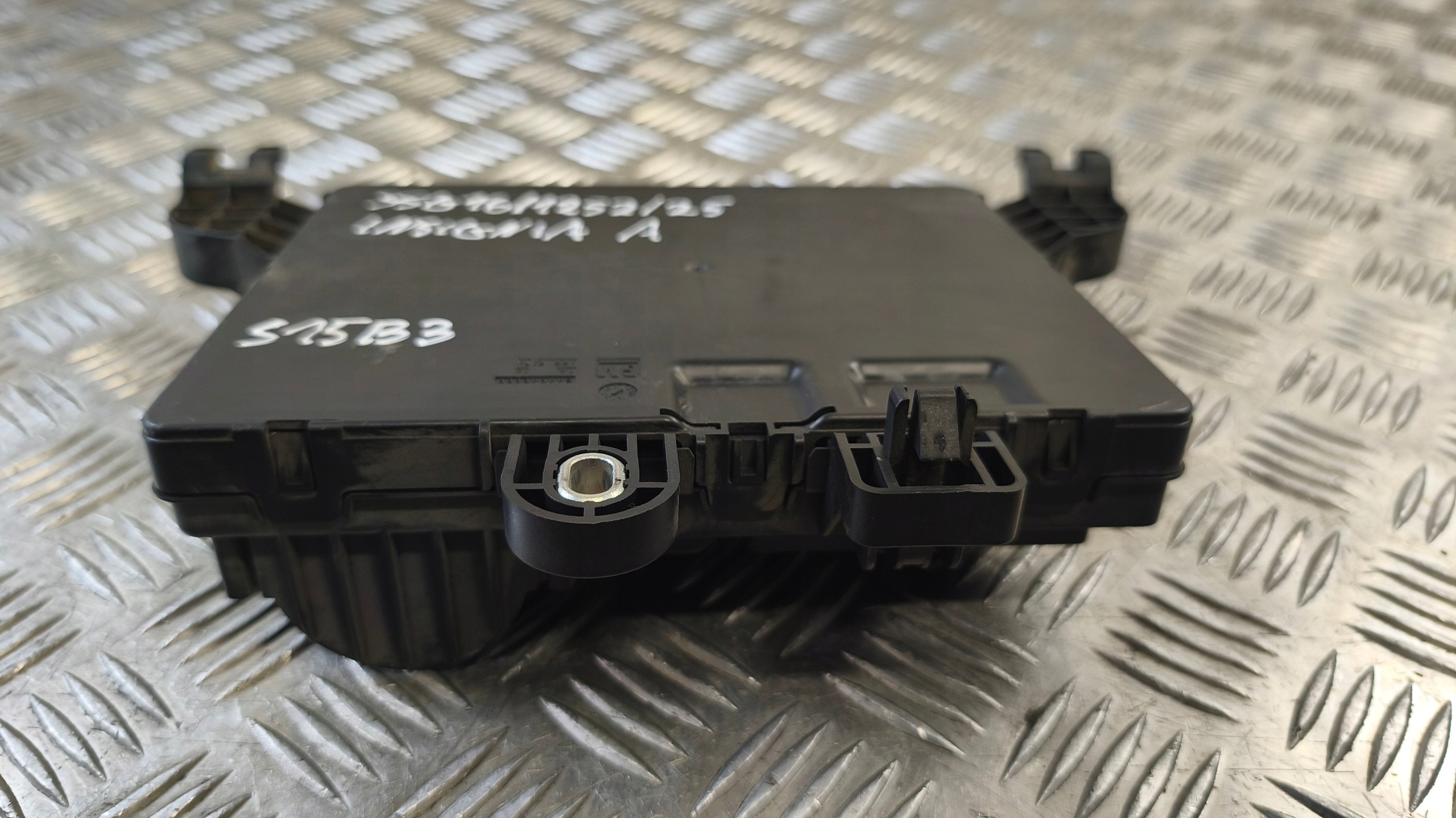 Module fusibles OPEL INSIGNIA A 2010 2.0CDTI
