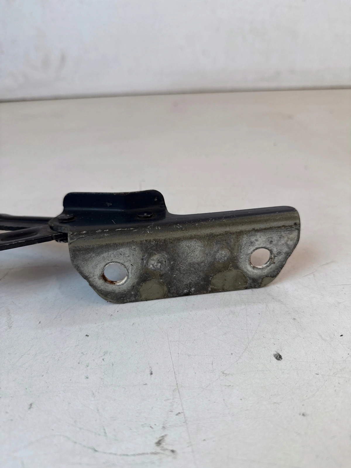 hinge bonnets front front left Volkswagen Touran and