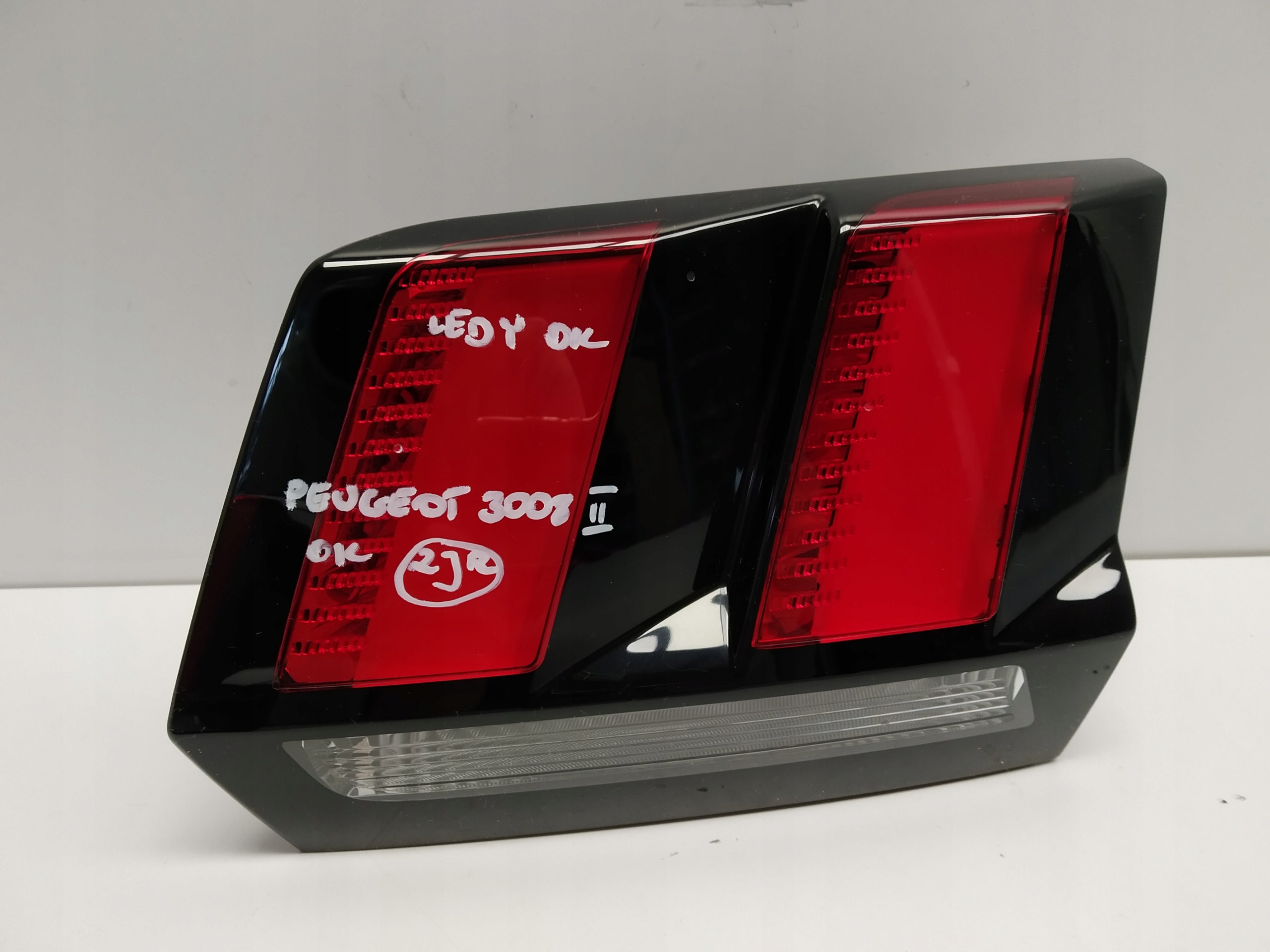 16+ Peugeot 3008 II light LED left right rear part klape