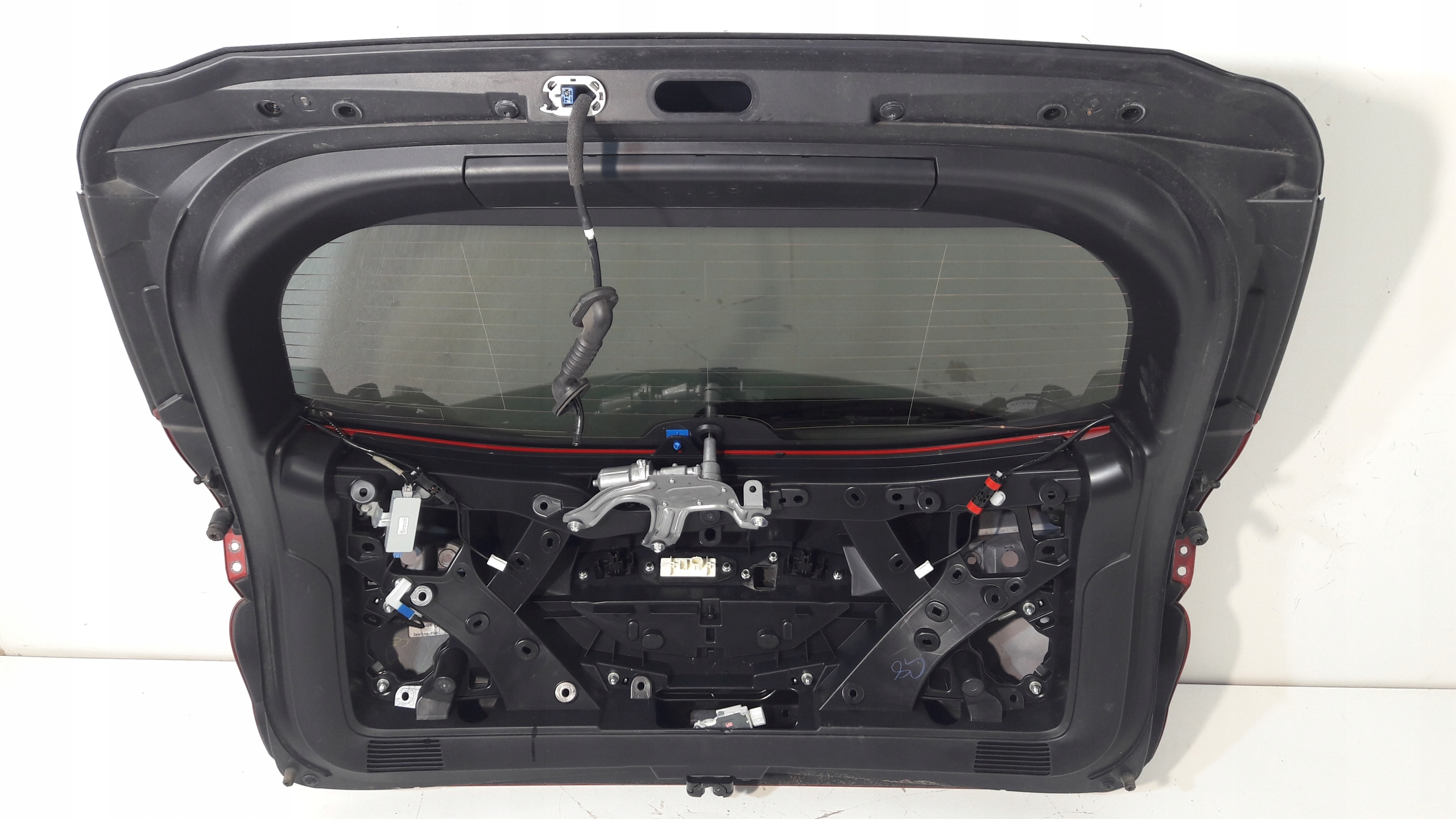 rear trunk door TOYOTA COROLLA E21 KOMBI claret red (H93)