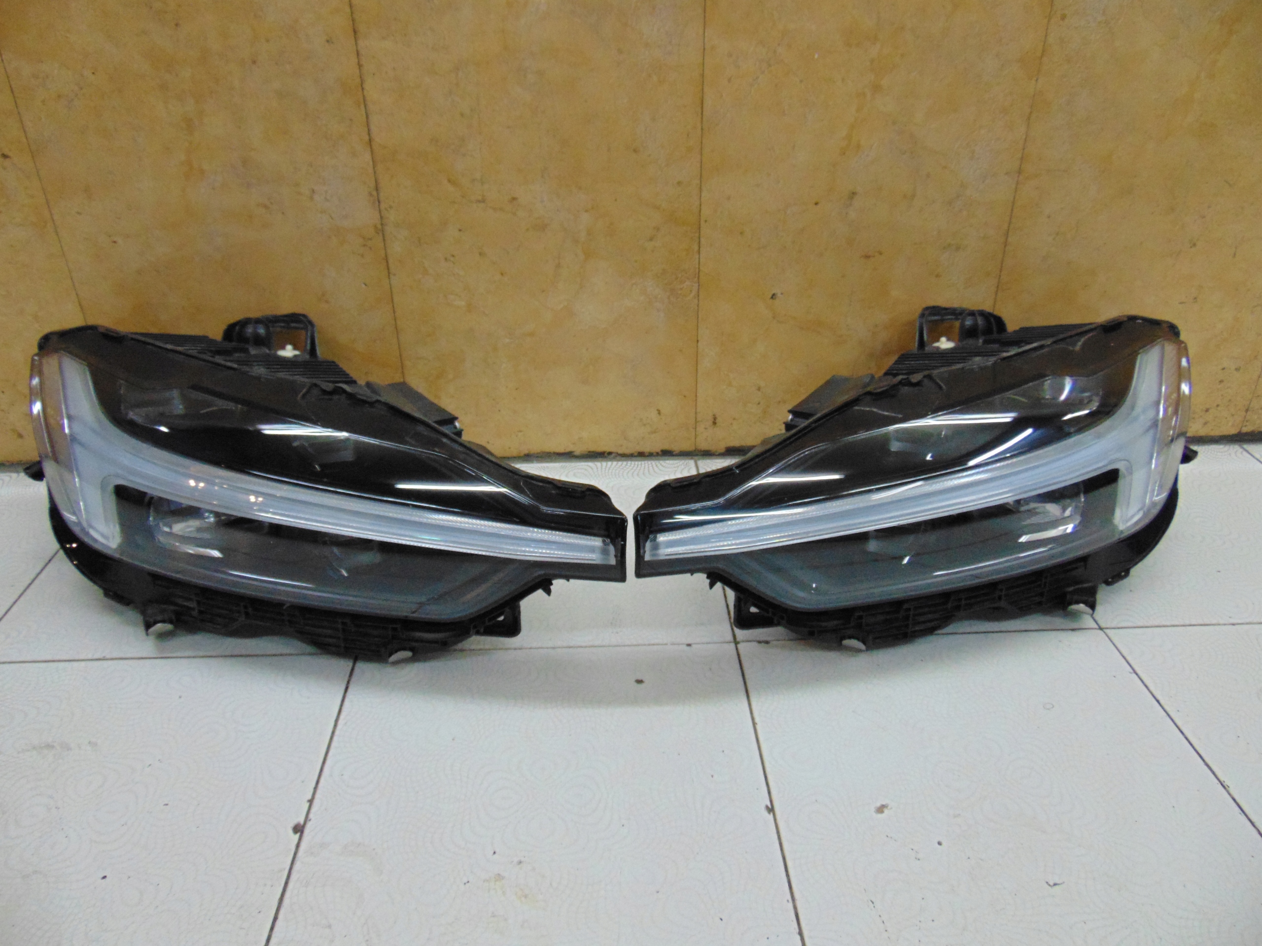 Frontscheinwerfer Volvo XC60 Facelift LED Links Scheinwerfer Headlight - Thumbnail 1