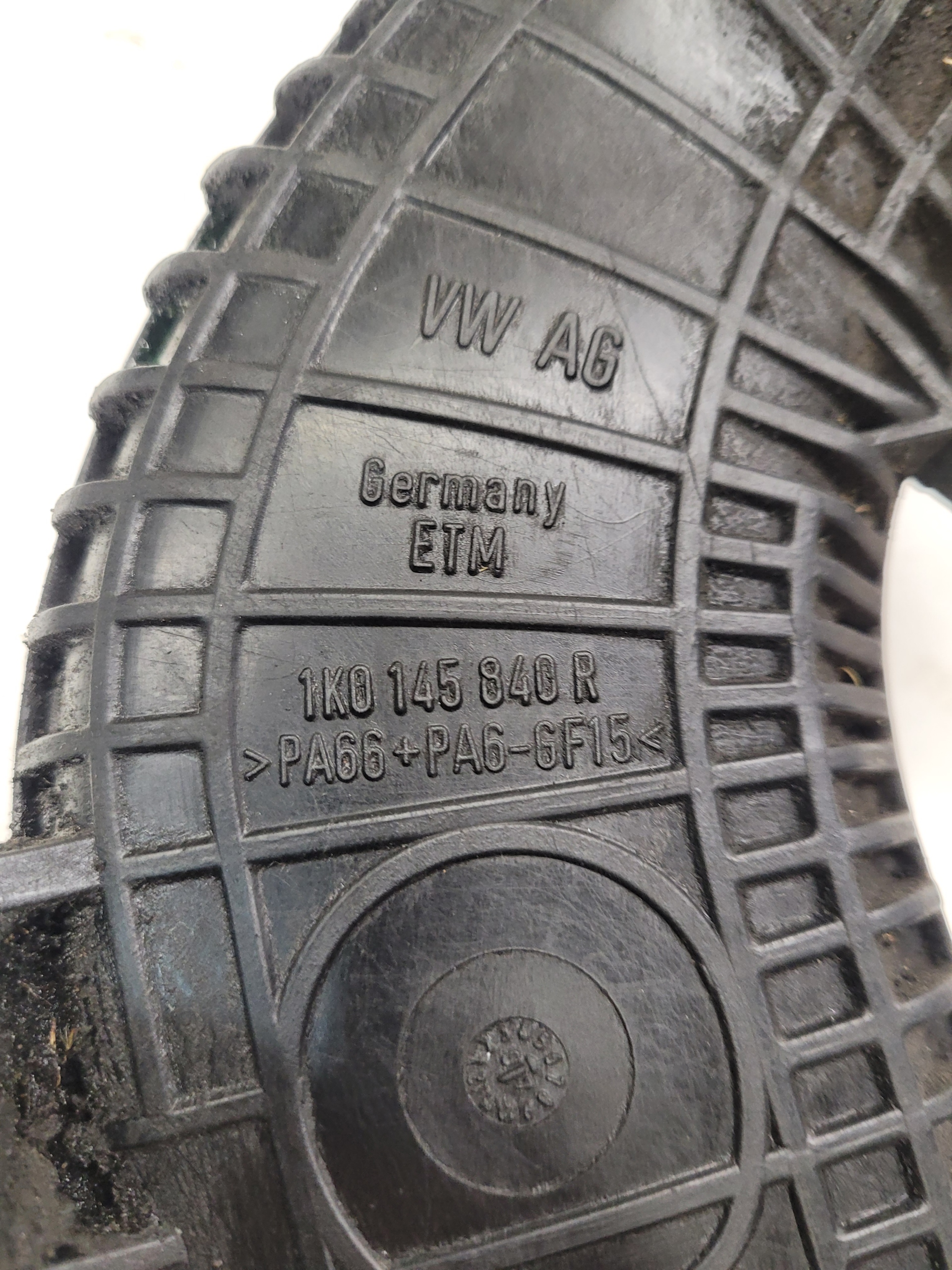 trouba hadice intercoolera AUDI VW SKODA 1K0145840R