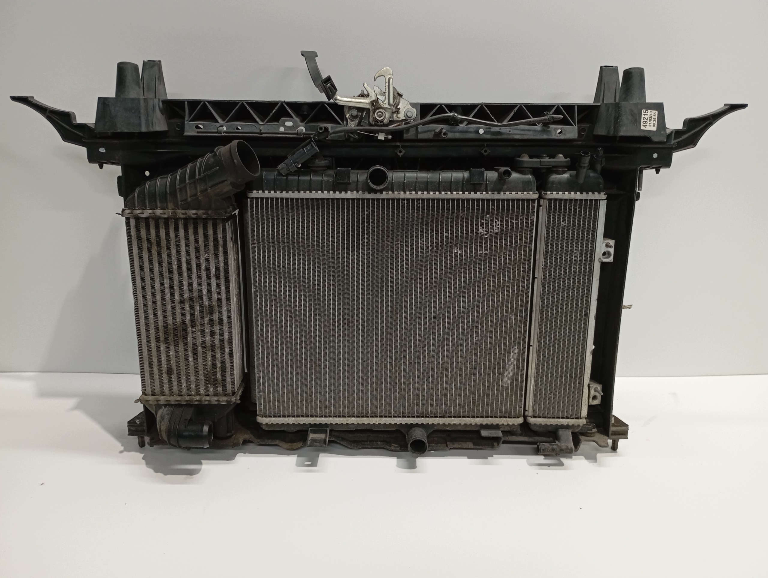 support panel for radiators radiator PEUGEOT 3008 and 2,0HDI HYB