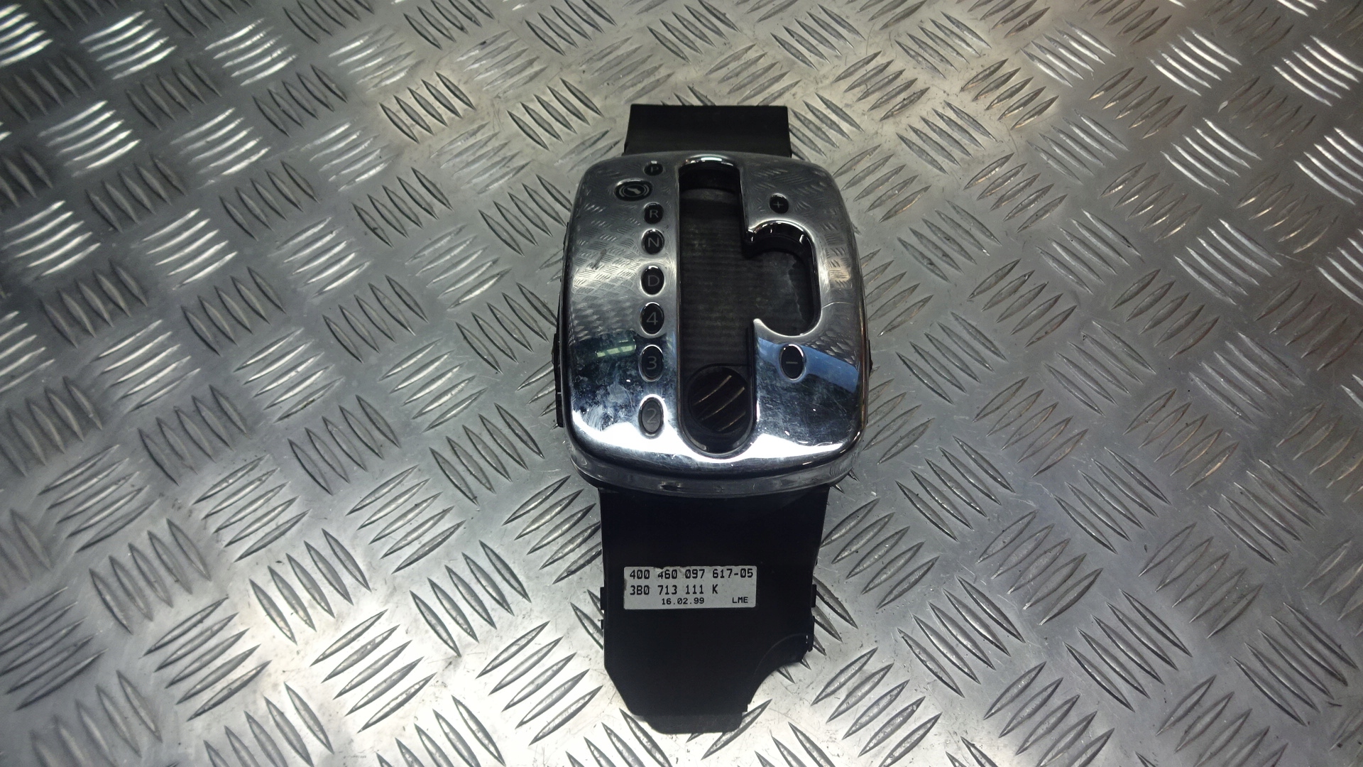 OBUDOWA LEWARKA VW PASSAT B5