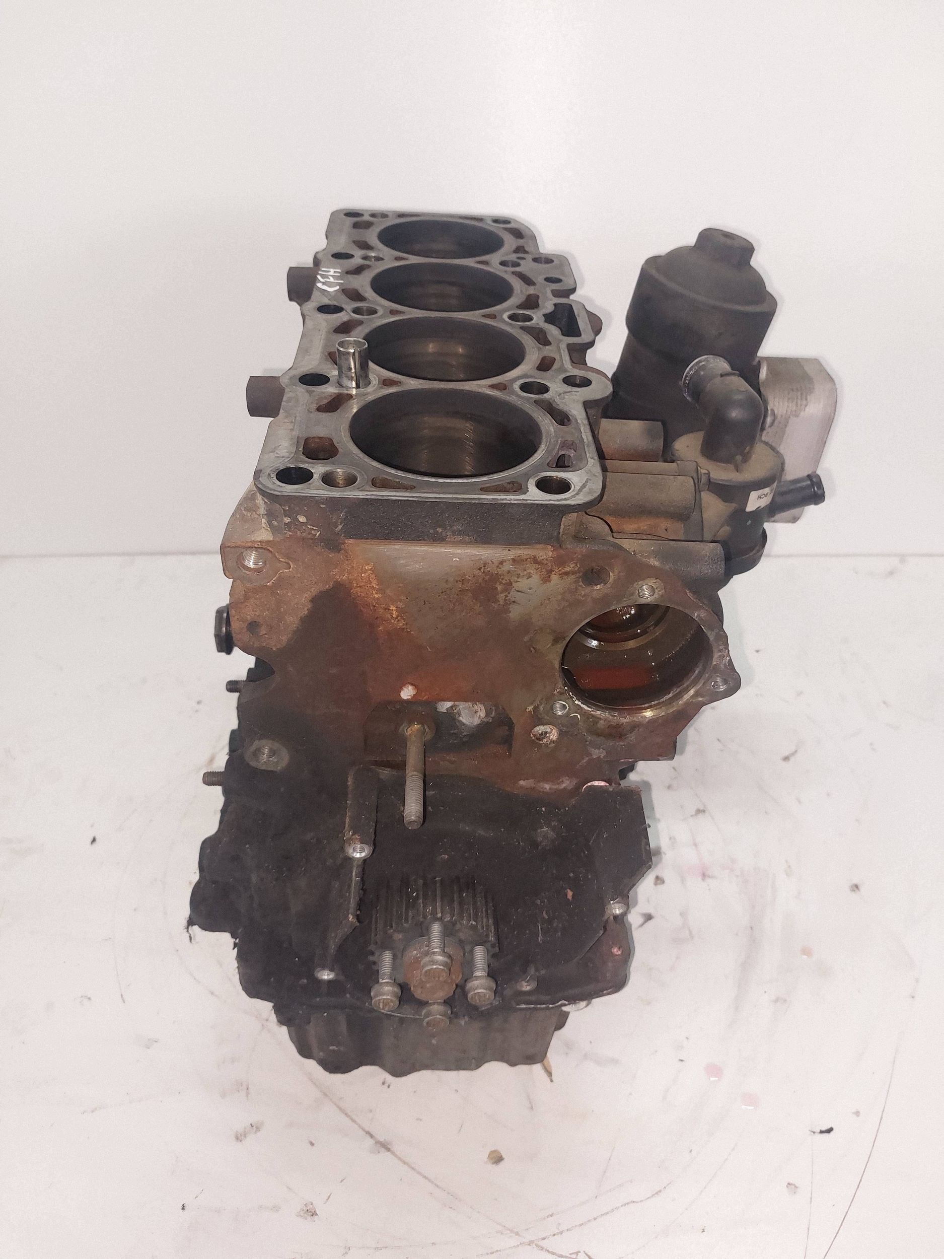 VW PASSAT B7 AUDI Q3 YETI 2.0 TDI CFH CFF CFG engine BLOK pistons crank
