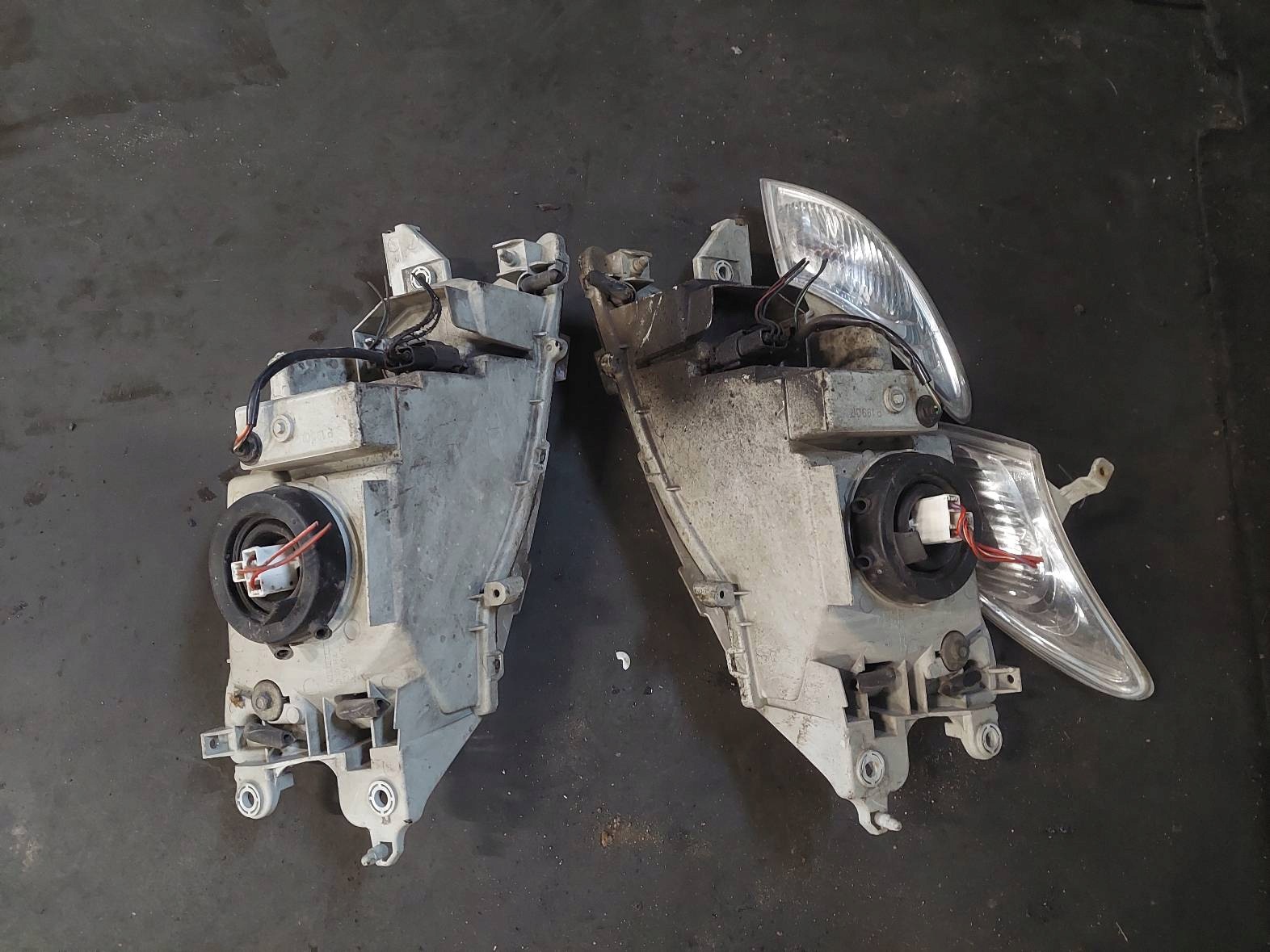complete front bonnet bumper light caps MAZDA PREMACY and Lift 24B