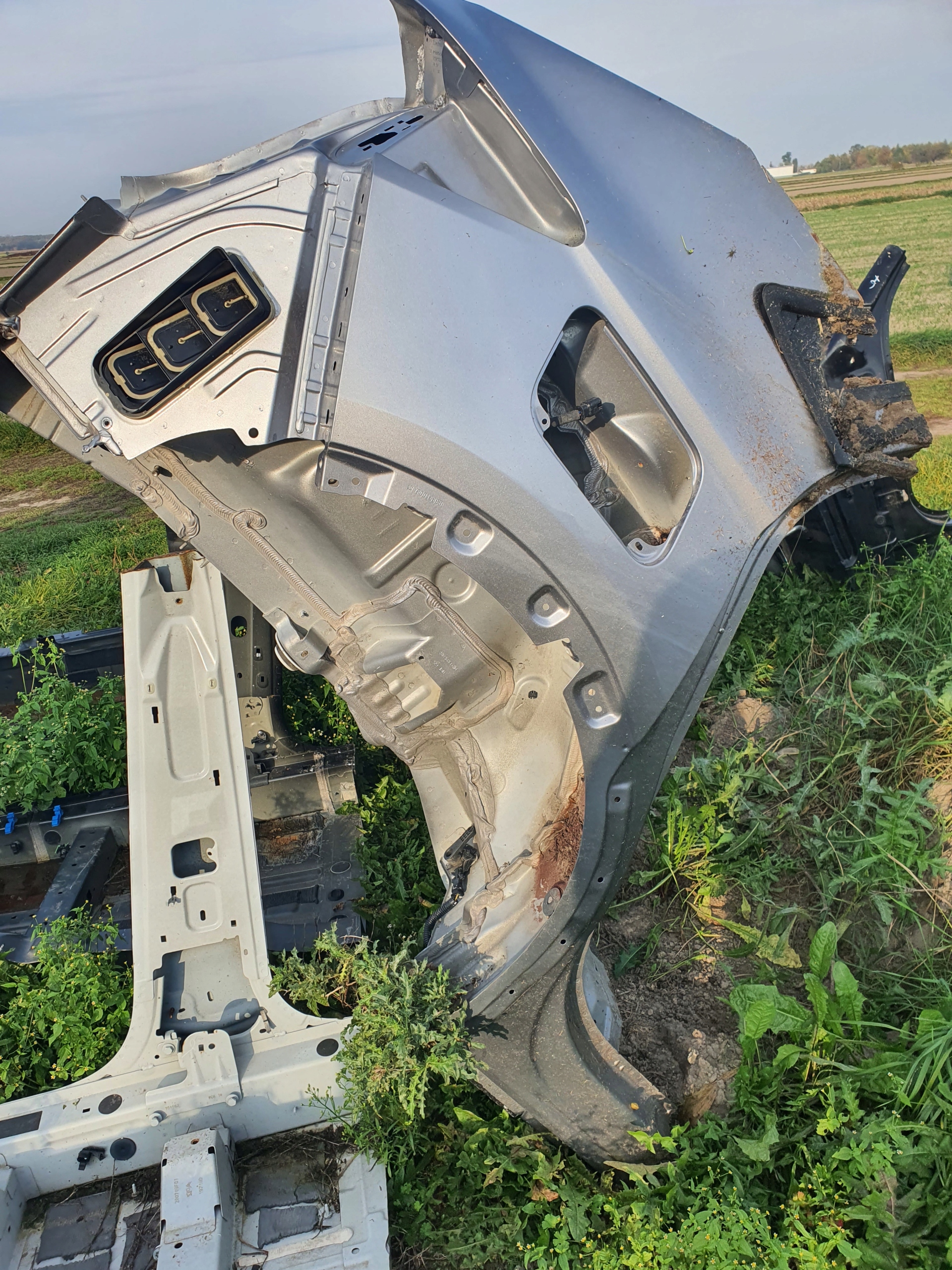 CWIARTKA BŁOTNIK PRAWY GRANDLAND X