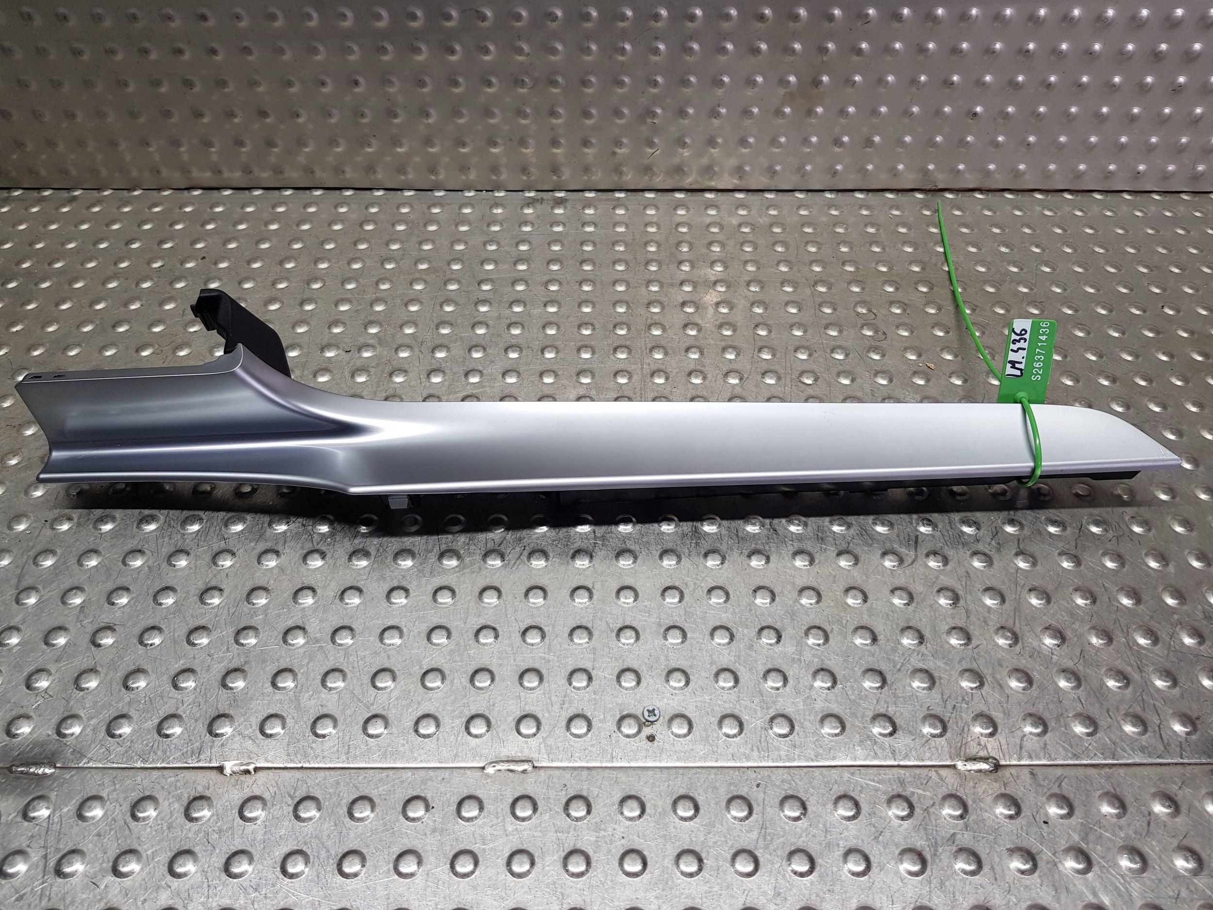 Moulage Console DEKOR A2056800705 MERCEDES W205