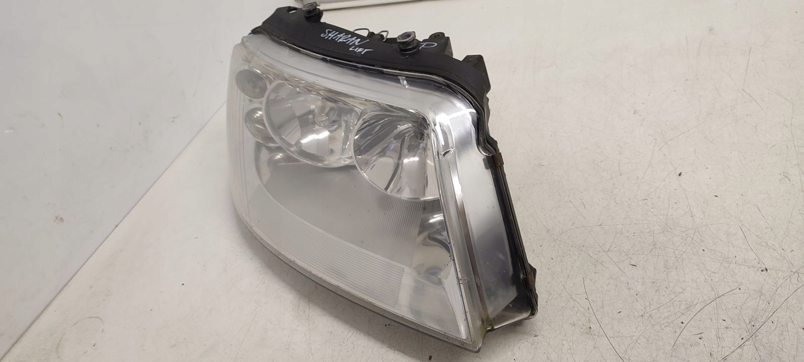 light front front right VW Sharan and LIFT