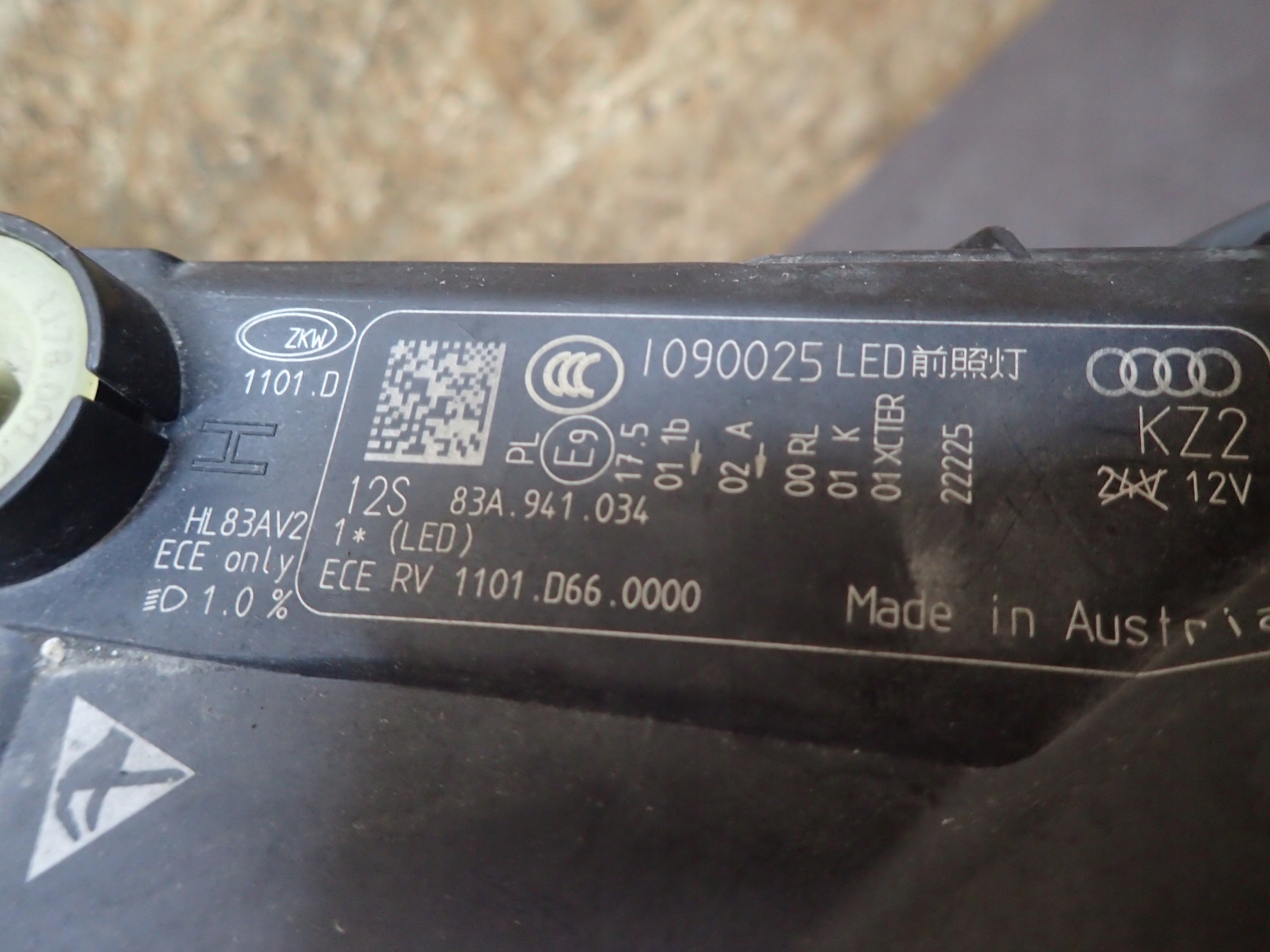 LAMPA PRZÓD PRAWA AUDI Q3 FULL LED 83A941034 Strona zabudowy prawa