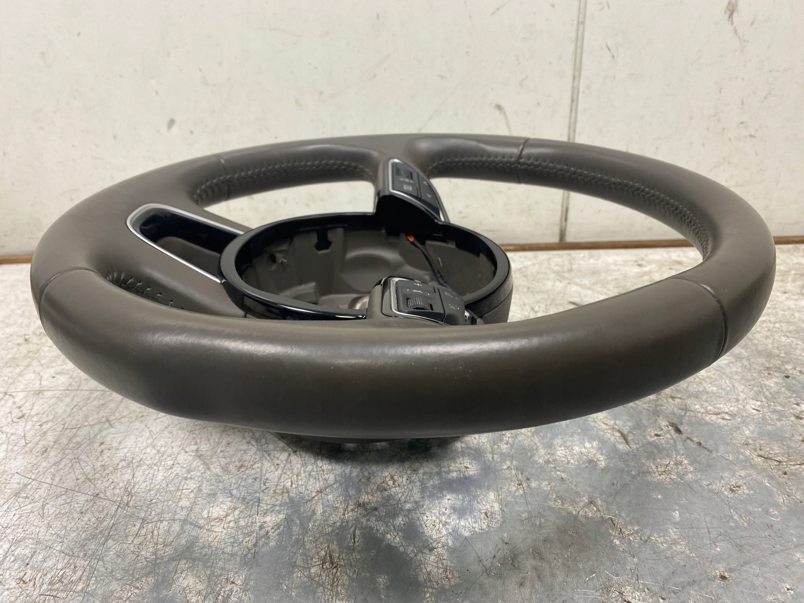 AUDI Q3 8U steering wheel, MULTIFUNKCJA leather BRAZ