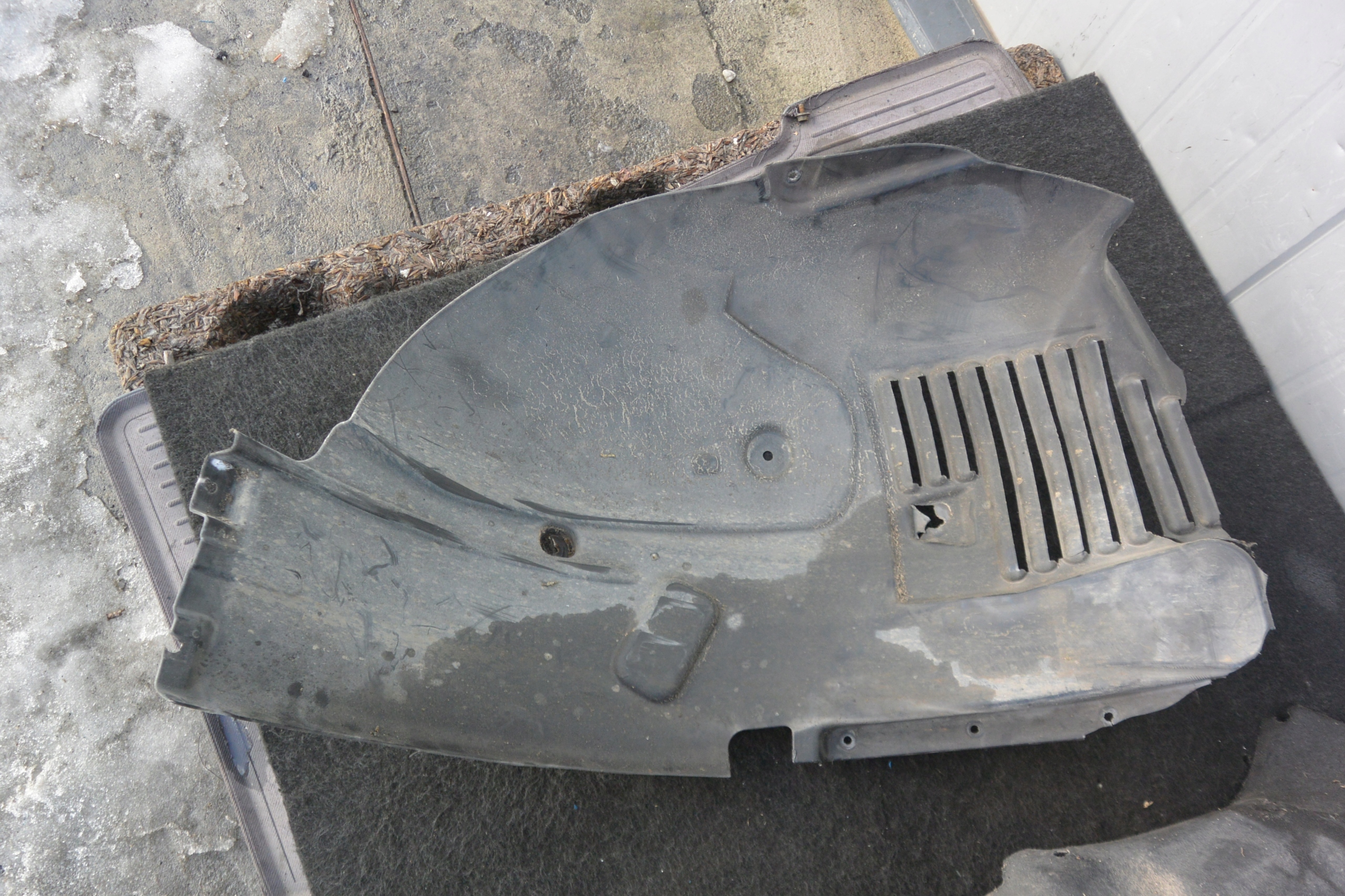 mudguard left front MASERATI GHIBLI III KOMPLET