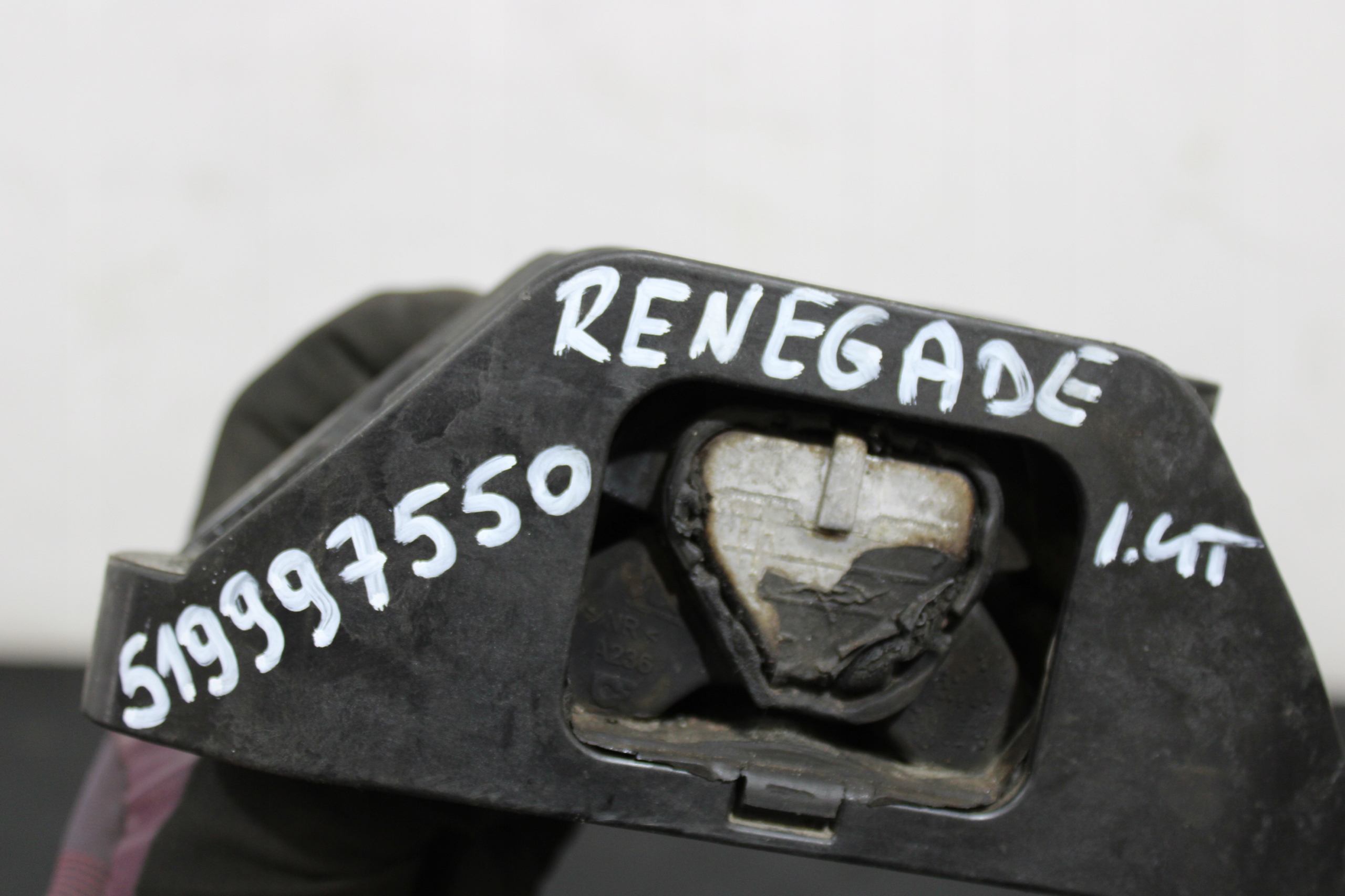 holder engine mount 00519997550 JEEP RENEGADE